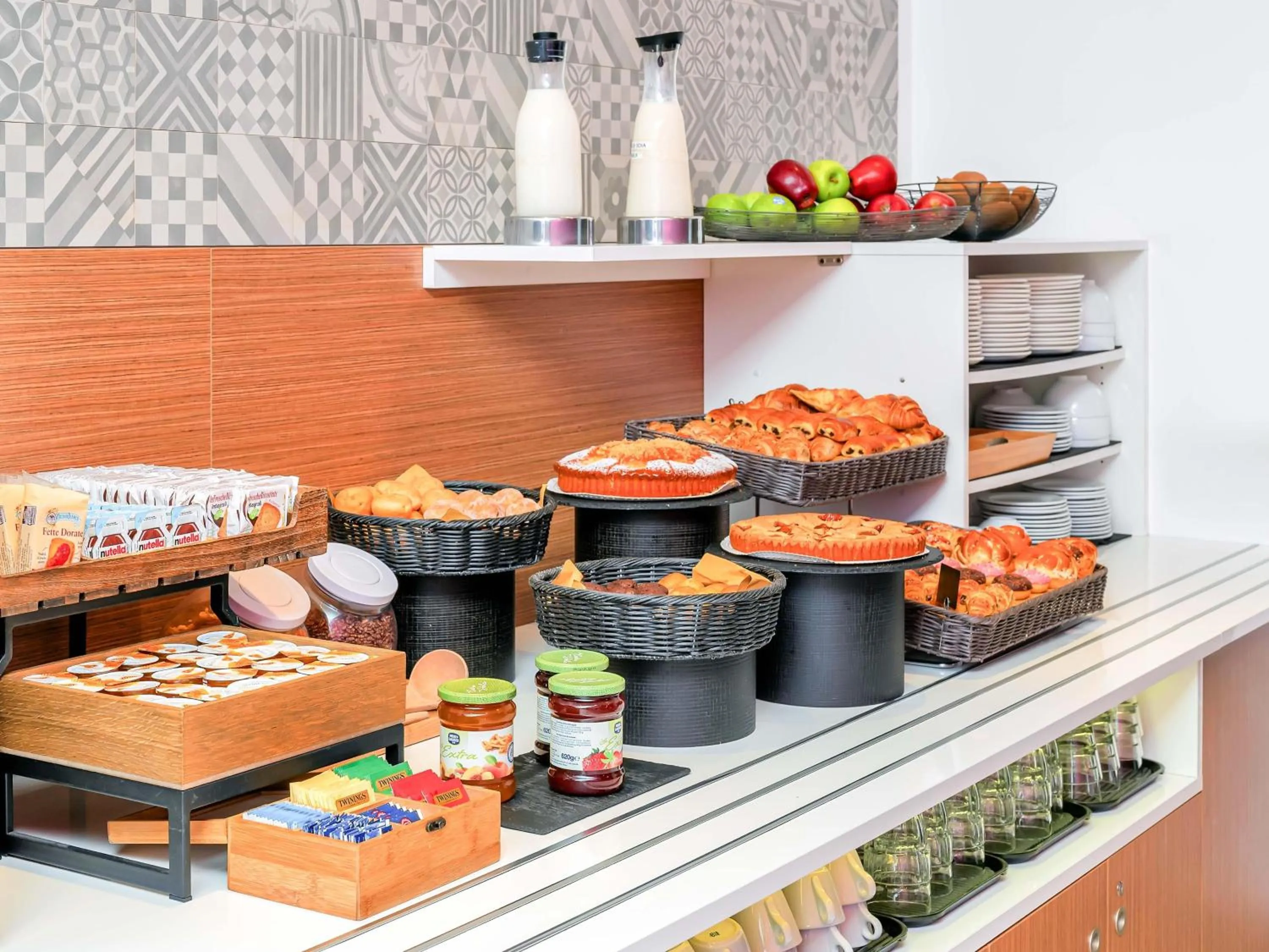 Restaurant/places to eat in B&B Hotel Milano San Siro