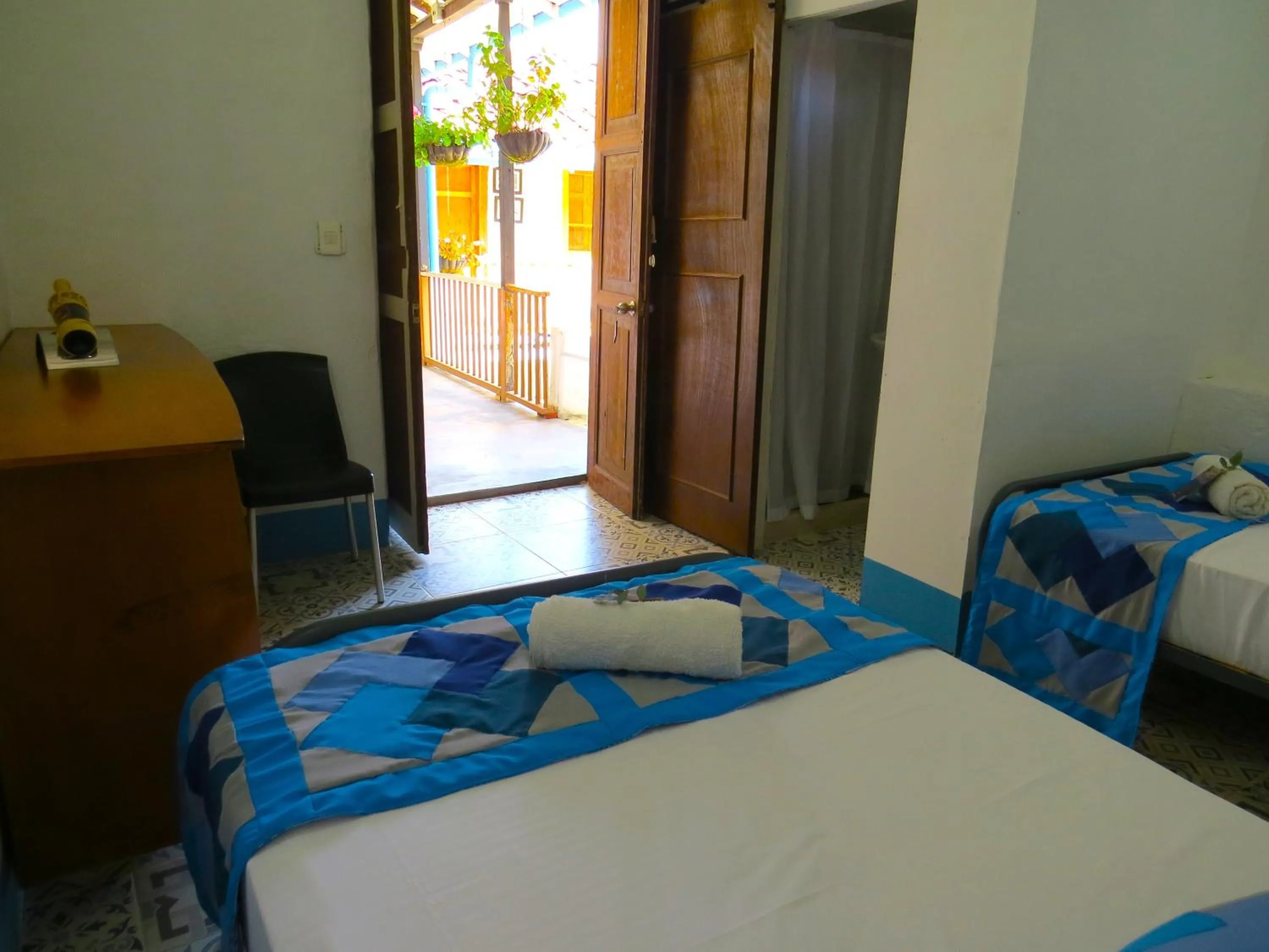 Twin Room with Private Bathroom - single occupancy in Casa Fibonacci