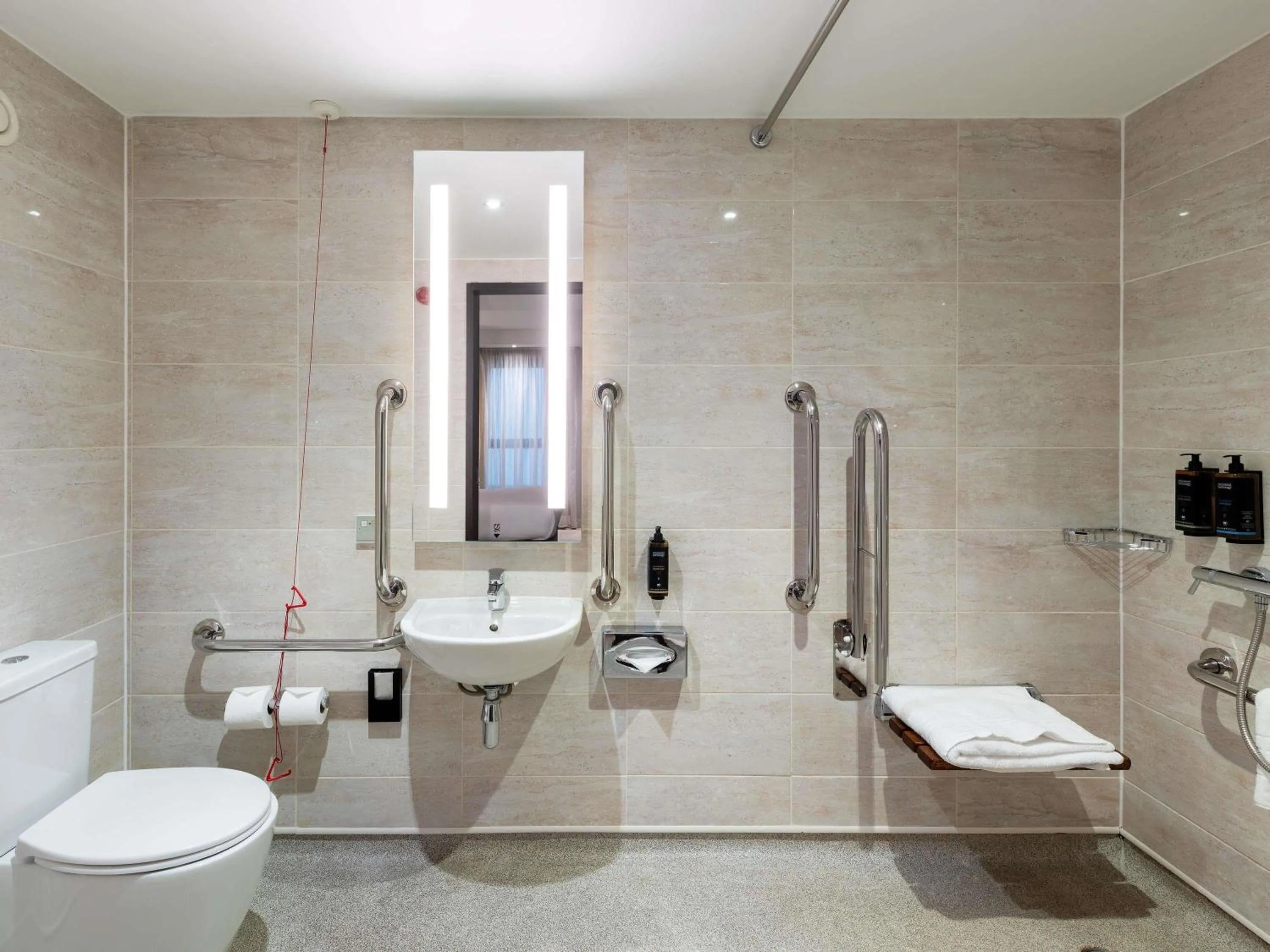 Bedroom in Mercure Edinburgh Haymarket