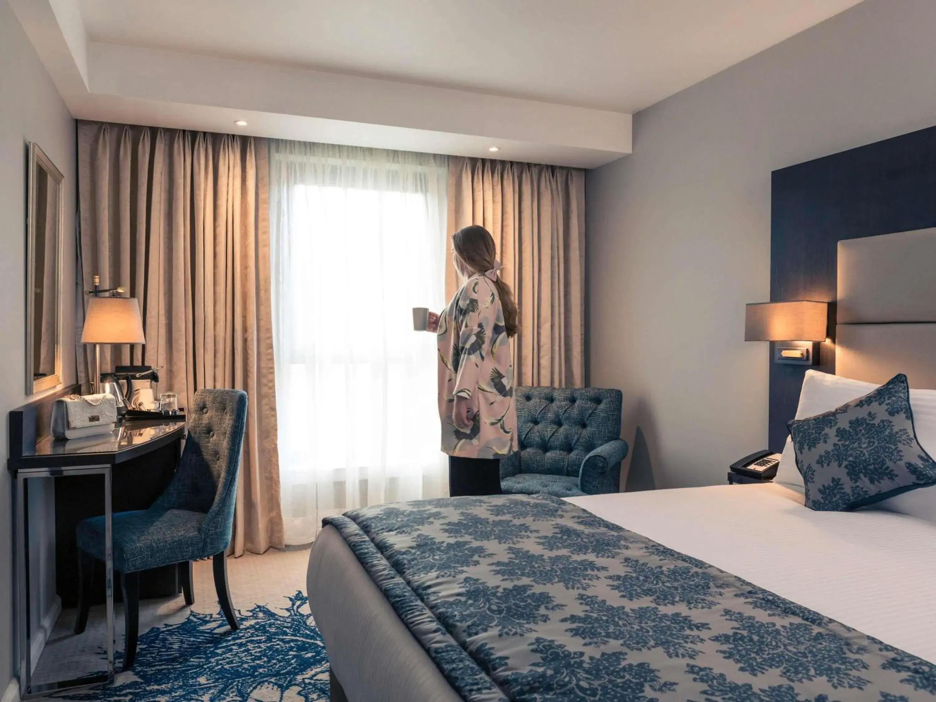 Bedroom, Bed in Mercure Edinburgh Haymarket Bedroom, Bed in Mercure Edinburgh Haymarket