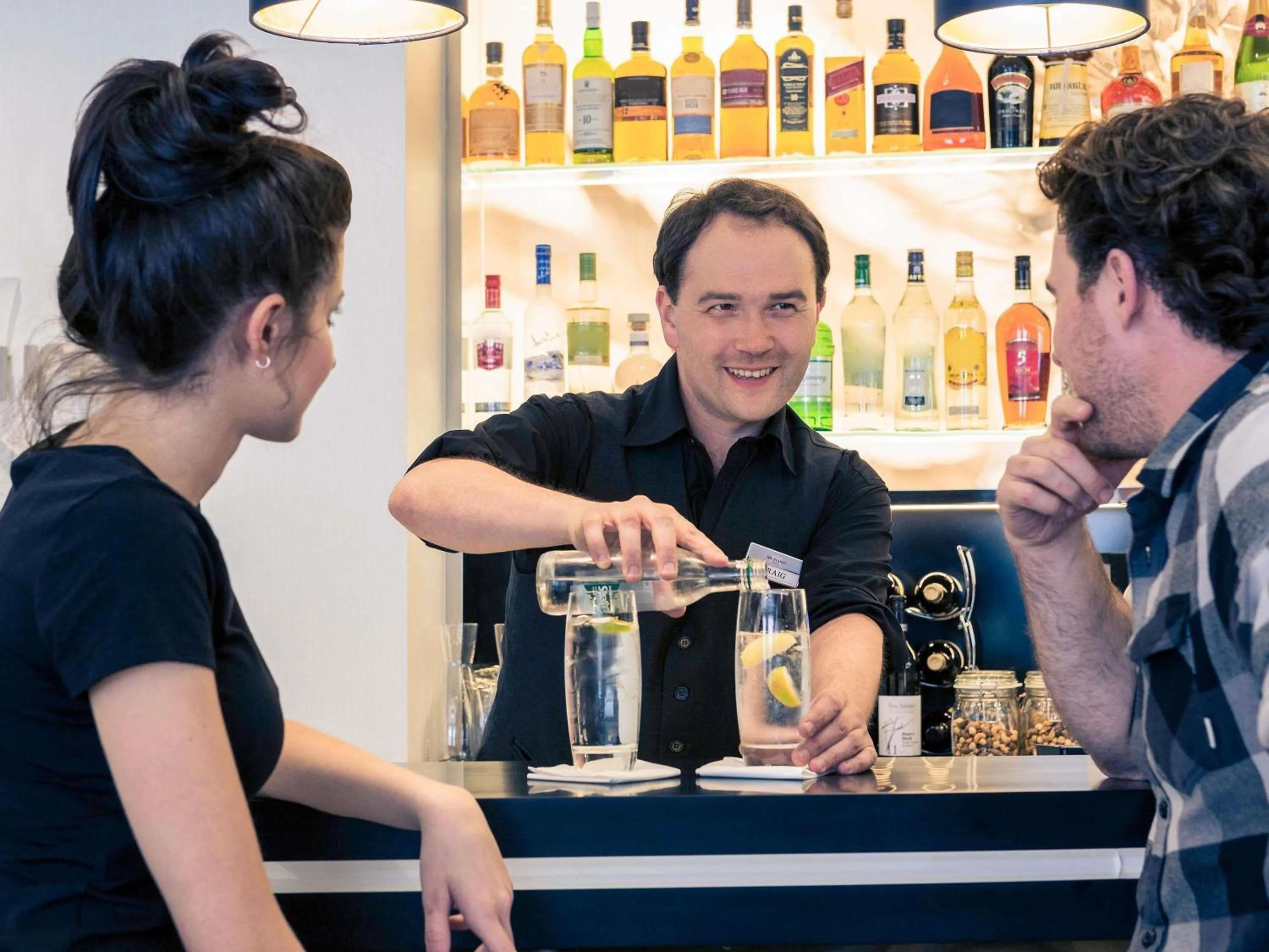 Lounge or bar in Mercure Edinburgh Haymarket