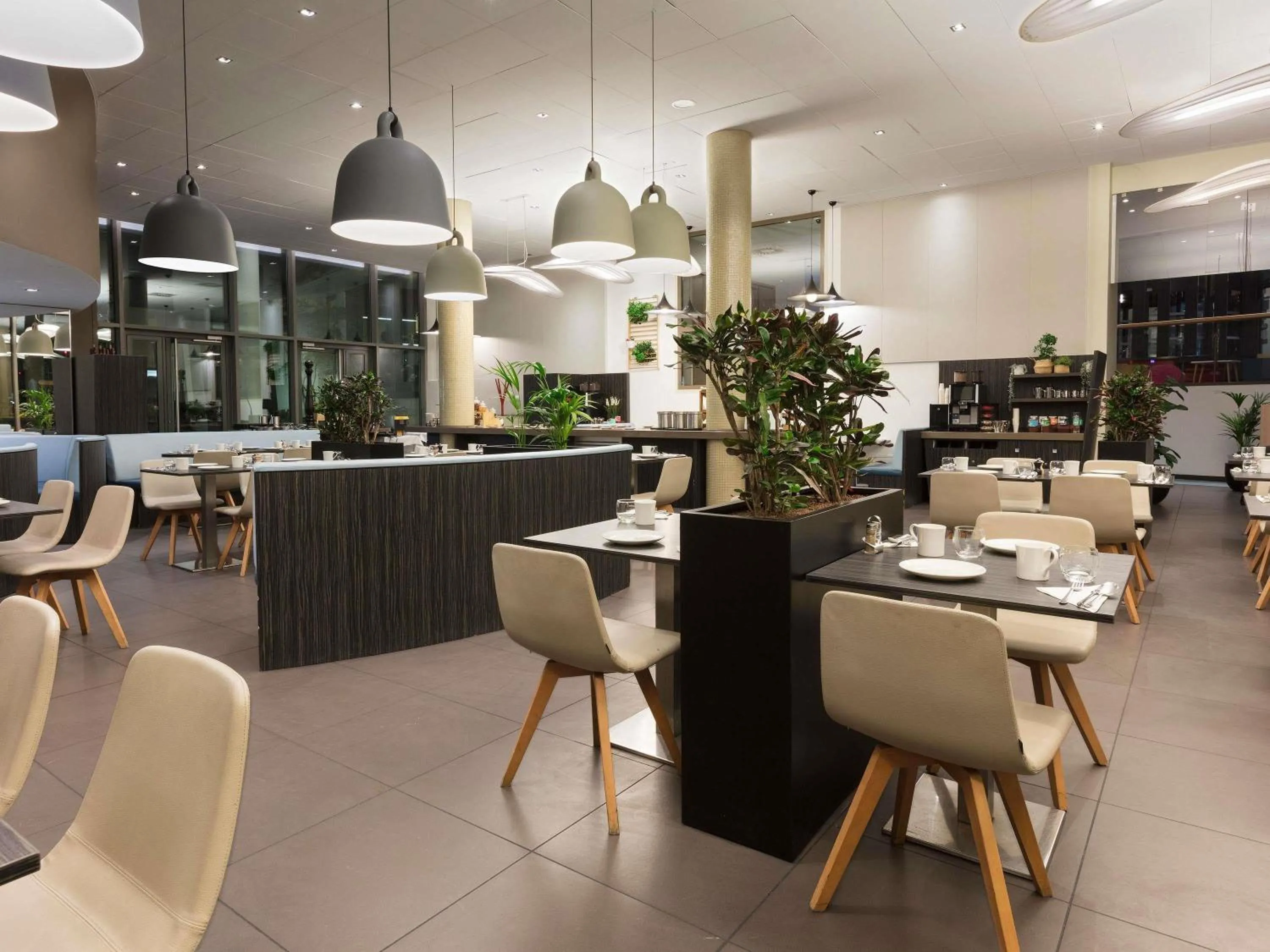 Lounge or bar in Novotel Paris Saint Denis Stade Basilique