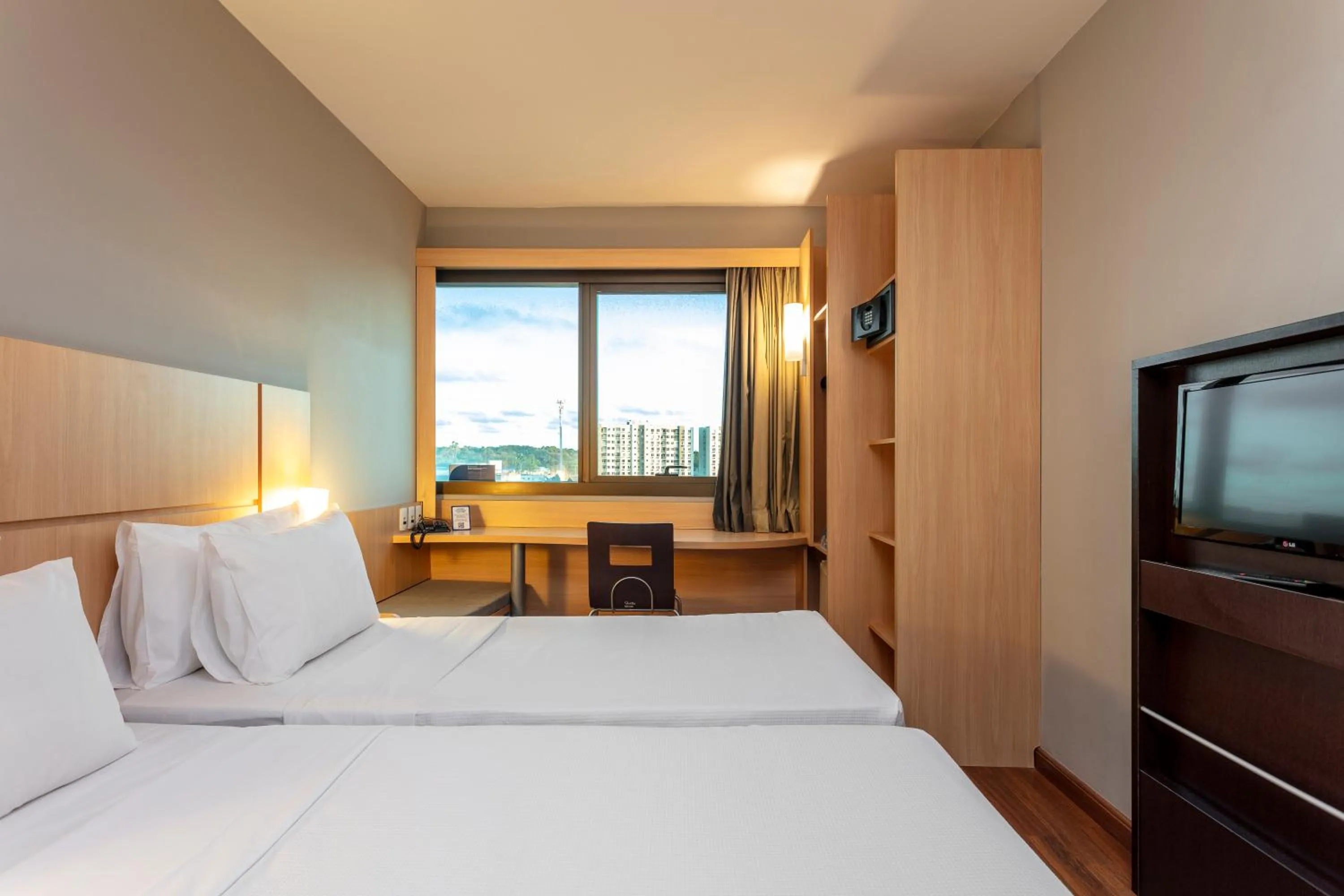 Bedroom, Bed in Best Western Salvador Hangar Aeroporto