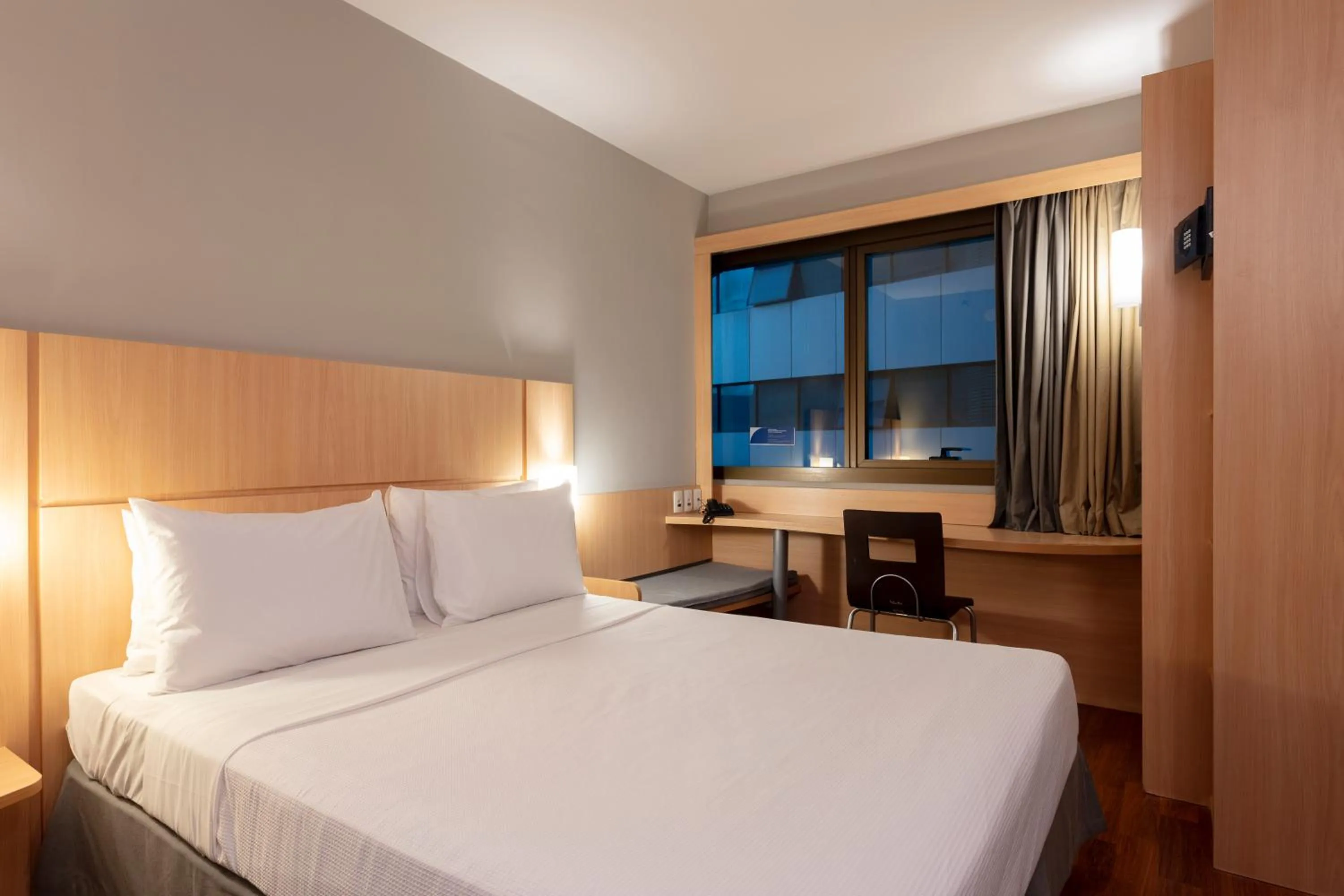 Bedroom, Bed in Best Western Salvador Hangar Aeroporto