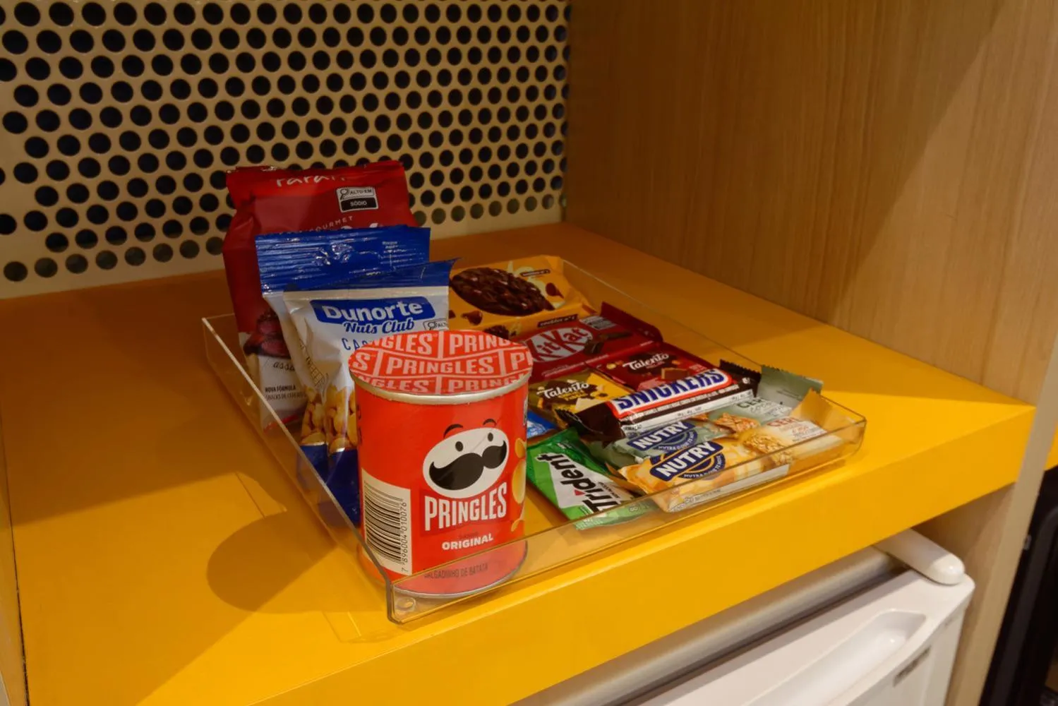 minibar in Golden Tower Express Anhembi by Fênix Hotéis