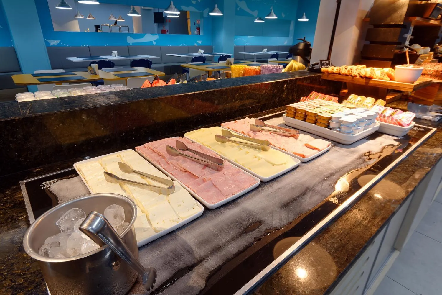 Breakfast in Golden Tower Express Anhembi by Fênix Hotéis