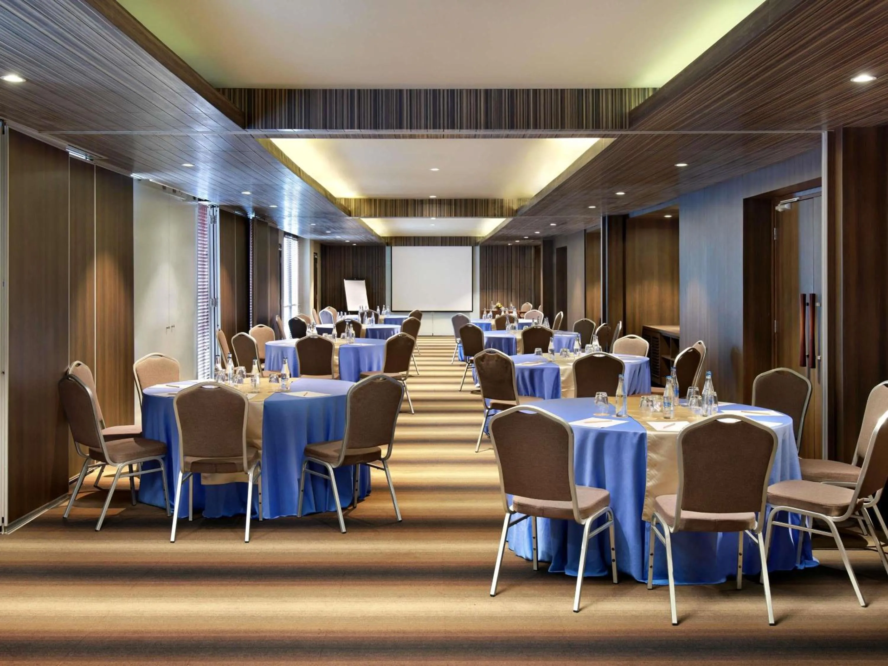 Meeting/conference room in Mercure Bali Legian