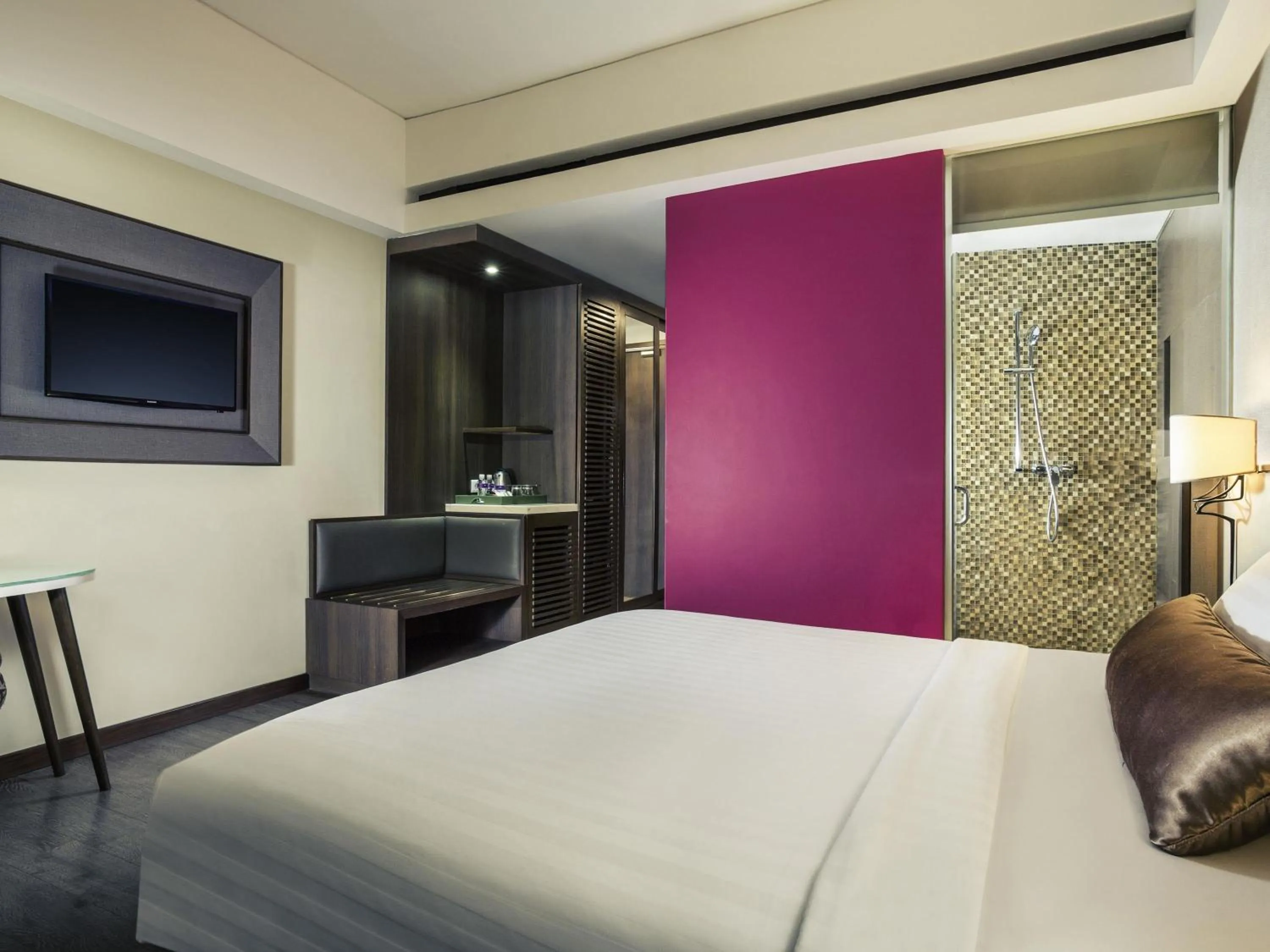 Bedroom, Bed in Mercure Bali Legian