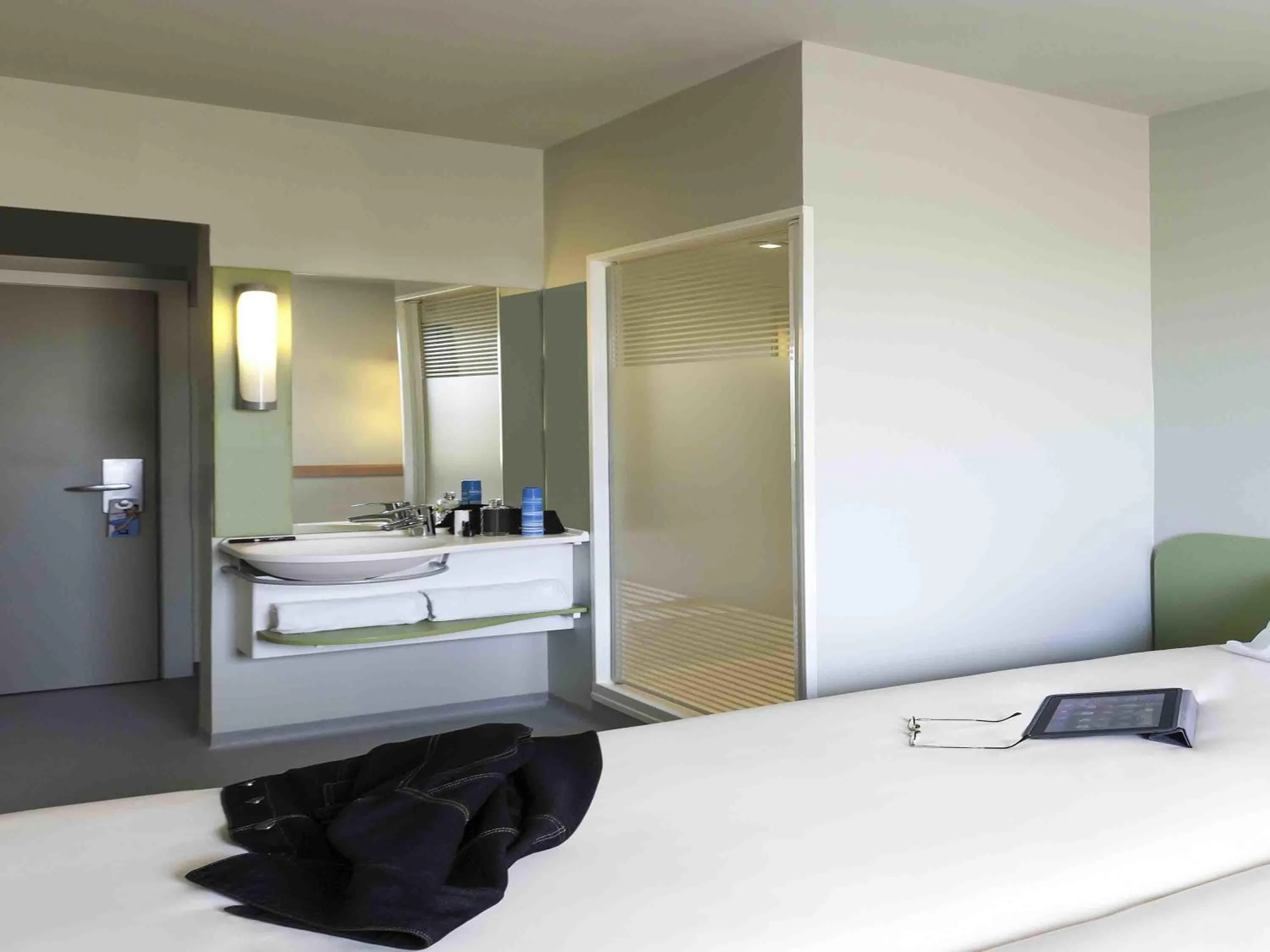 Bedroom, Bed in Ibis Budget Valencia Alcasser