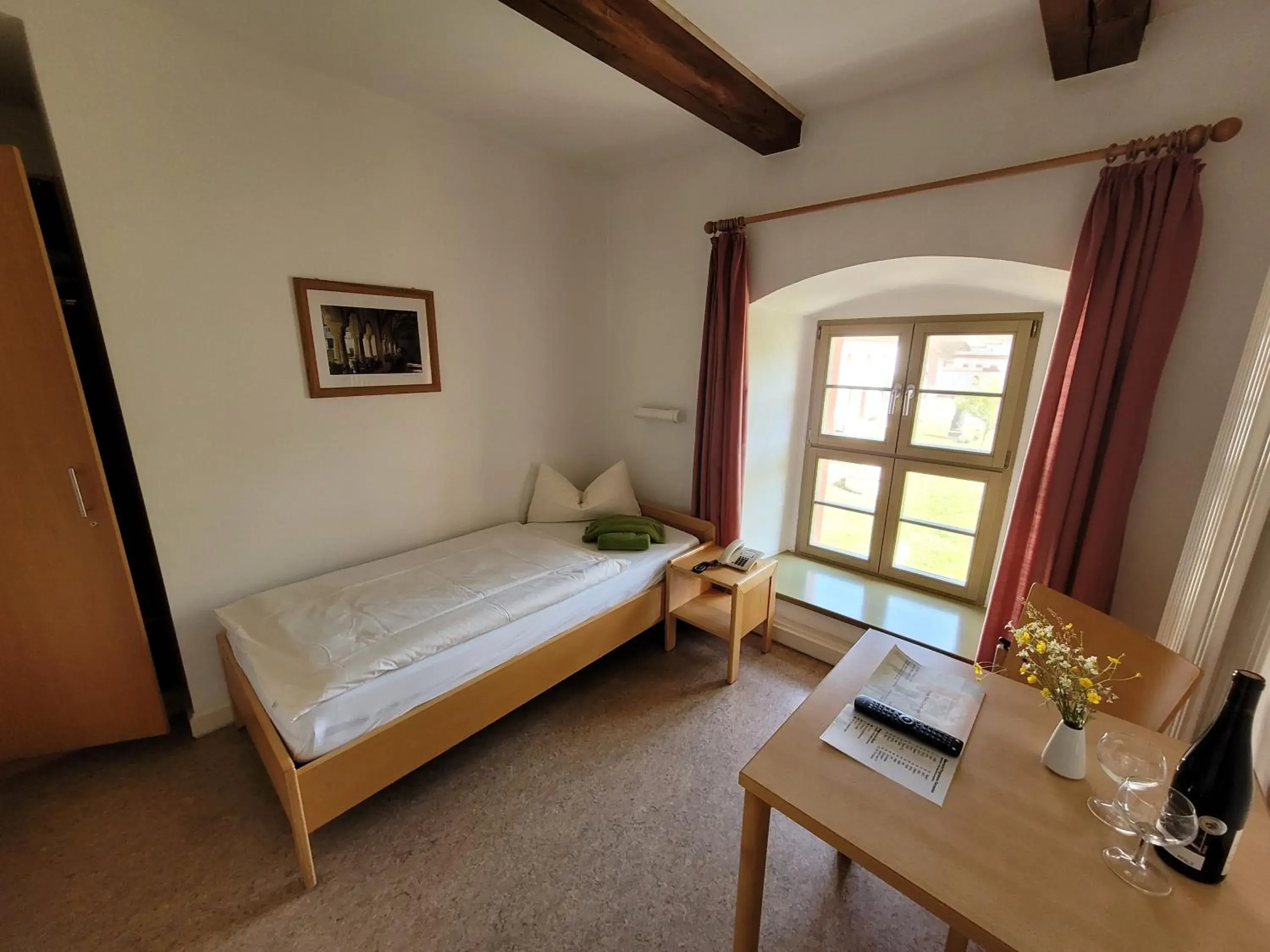 Two-Bedroom Apartment - single occupancy in Gästehäuser St. Marienthal Two-Bedroom Apartment - single occupancy in Gästehäuser St. Marienthal