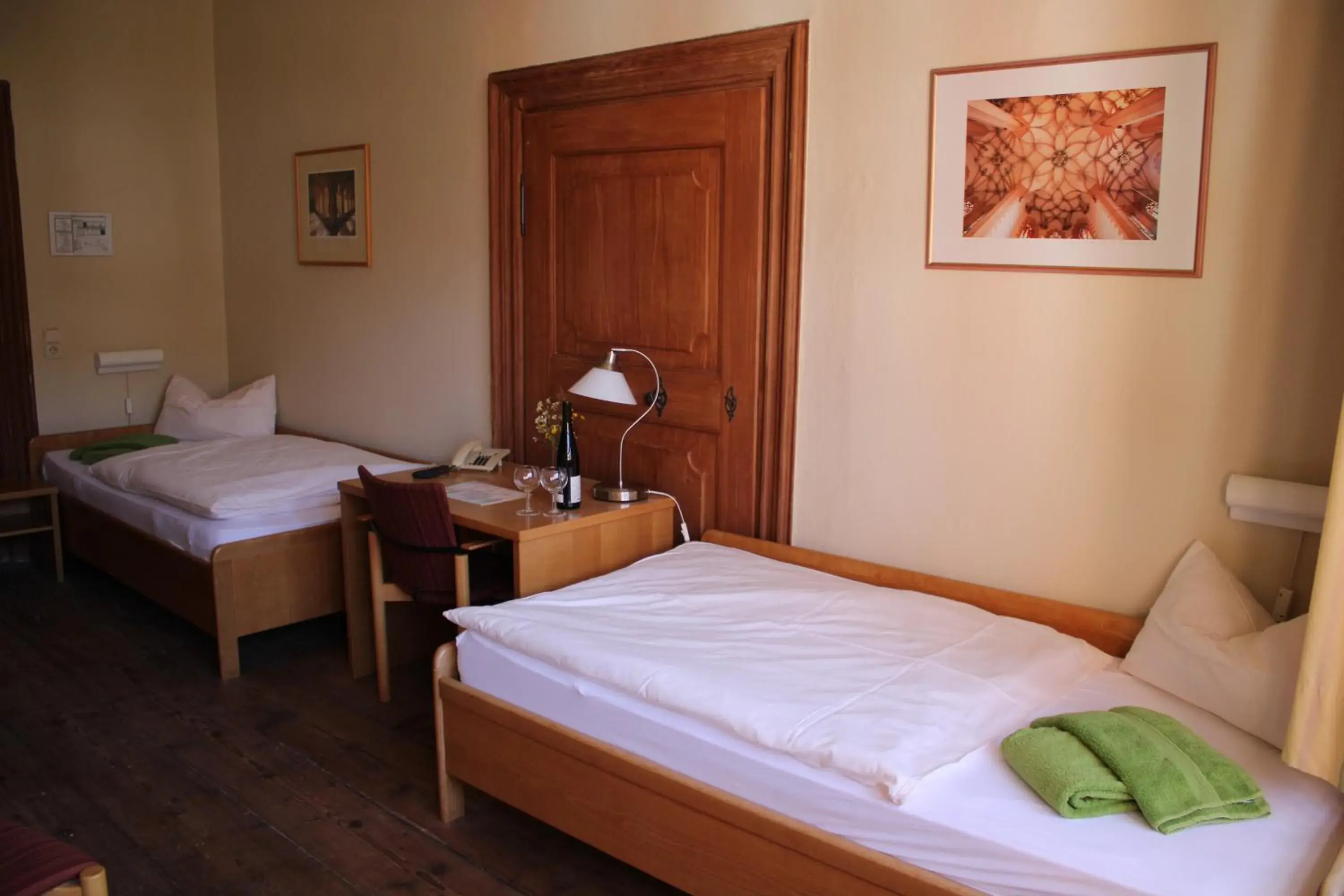Twin Room with Shower - single occupancy in Gästehäuser St. Marienthal Twin Room with Shower - single occupancy in Gästehäuser St. Marienthal
