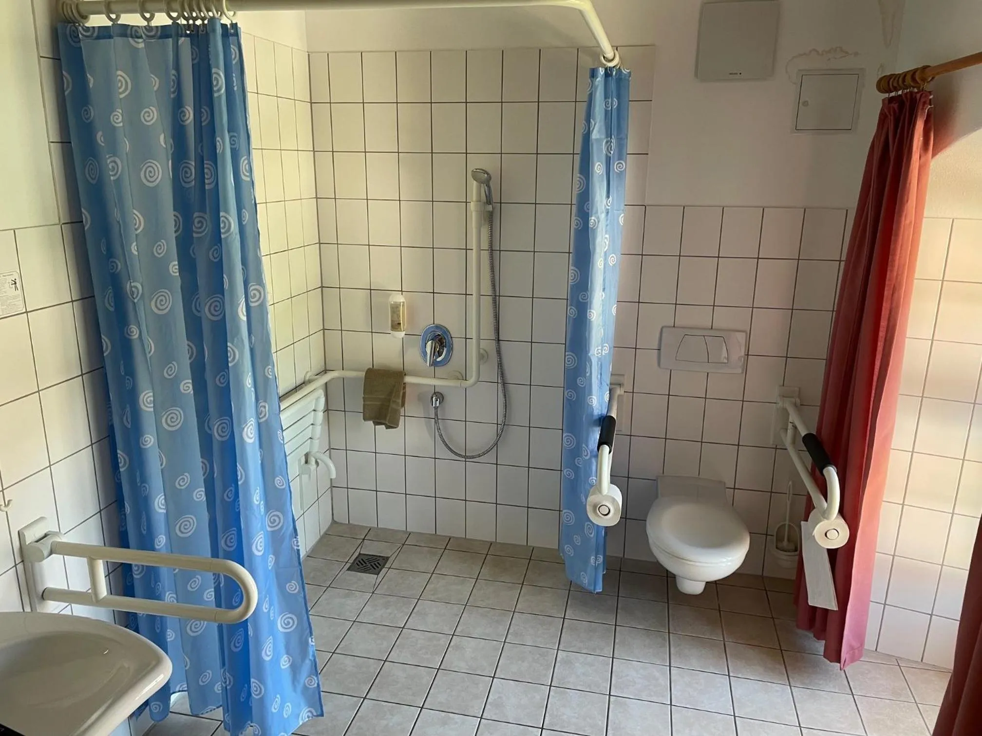 Shower in Gästehäuser St. Marienthal