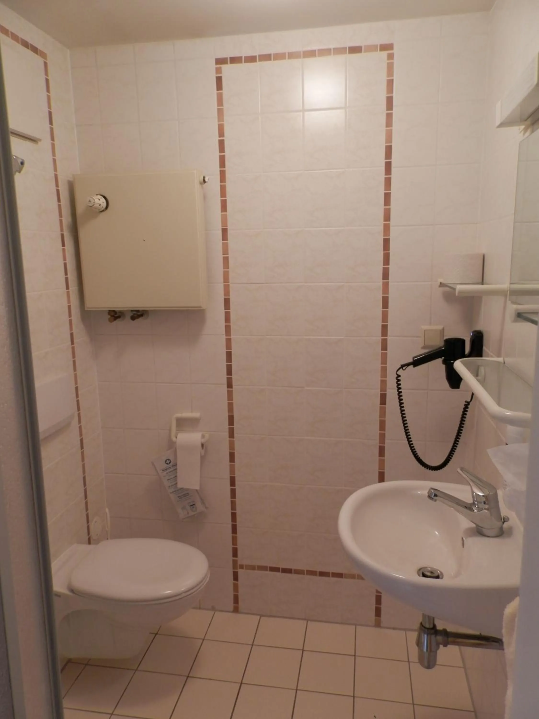 Toilet in Gästehäuser St. Marienthal