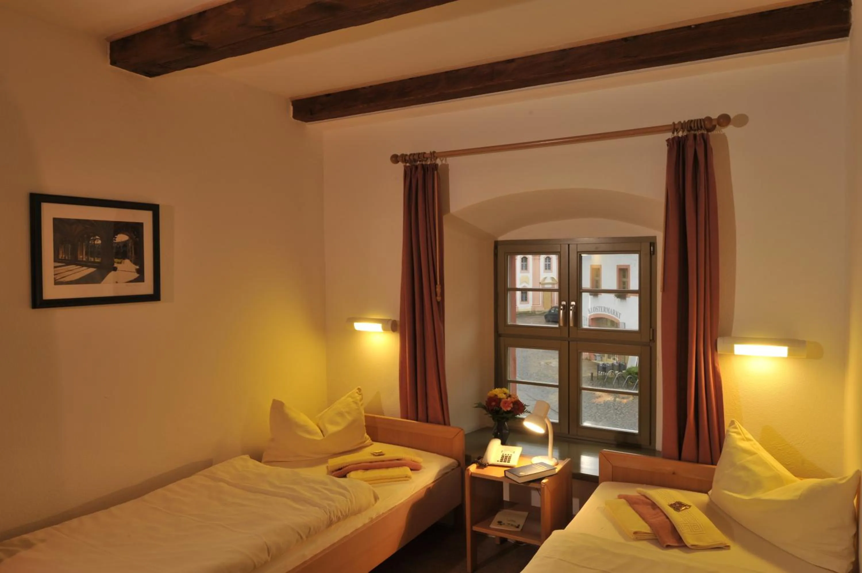 View (from property/room), Bed in Gästehäuser St. Marienthal