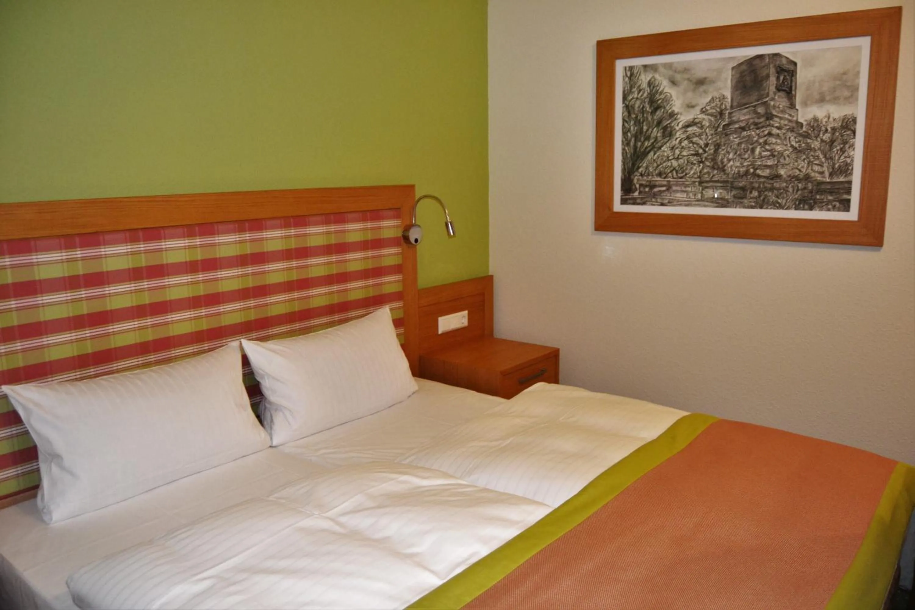 Bed in Hotel & Restaurant Waldcafe Hettstedt