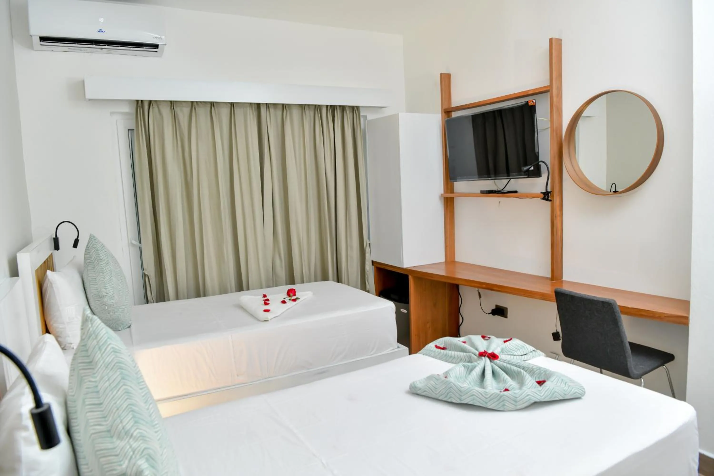 Twin Room in Honky Tonk Colonial