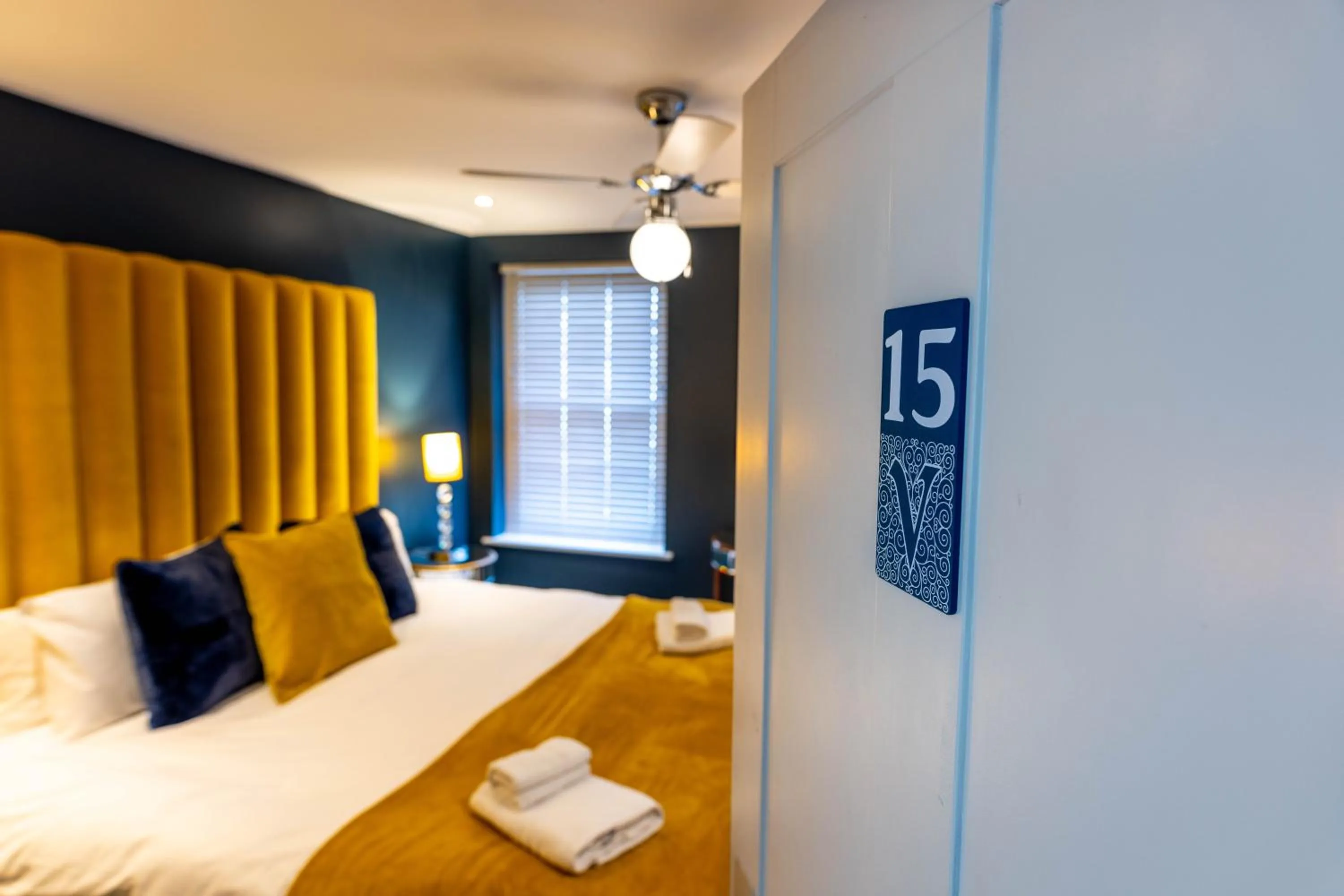 Bed in Crescent Victoria Hotel