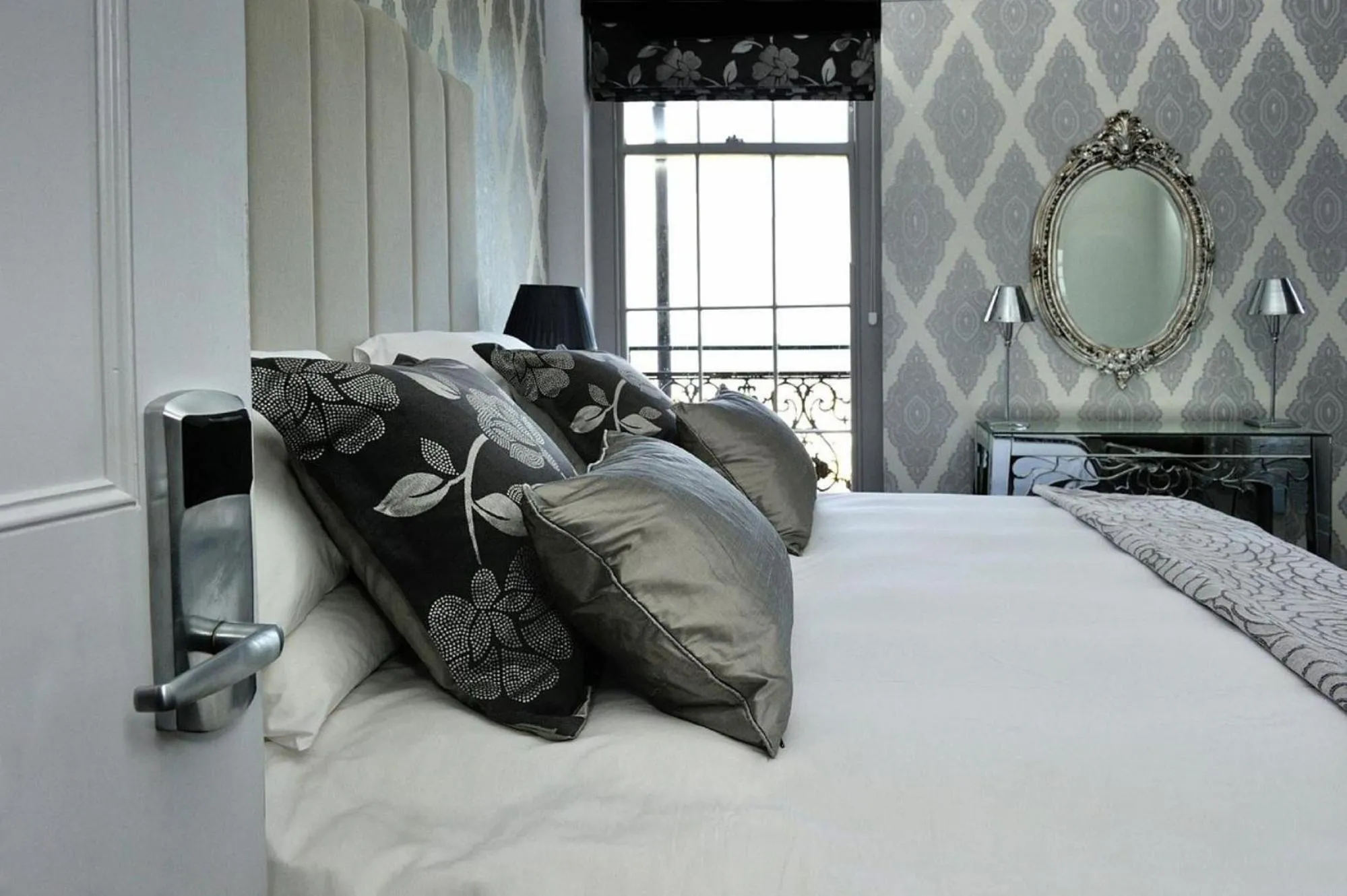 Bed in Crescent Victoria Hotel