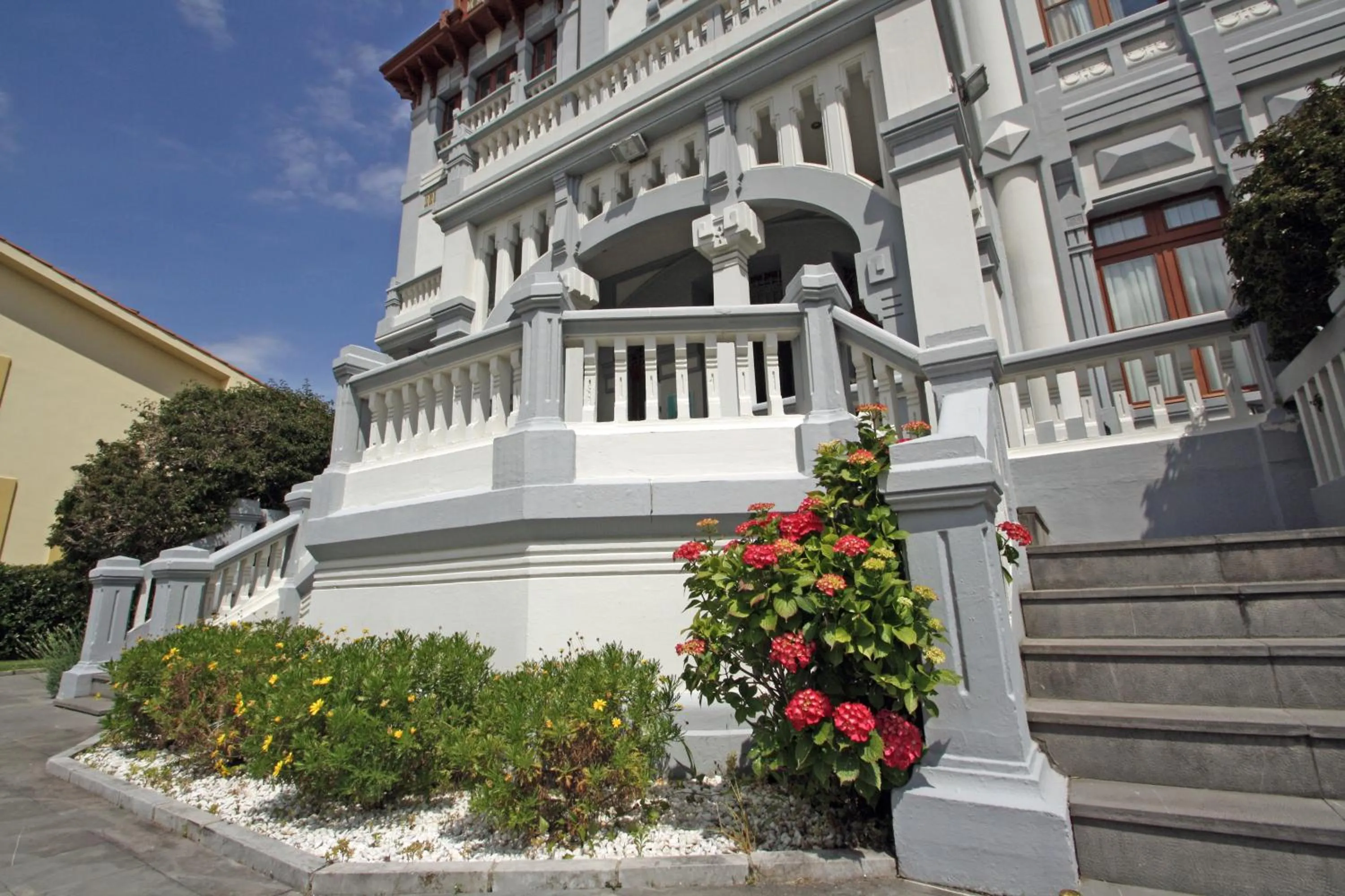 Facade/entrance in Hotel Villa Rosario, Palacete
