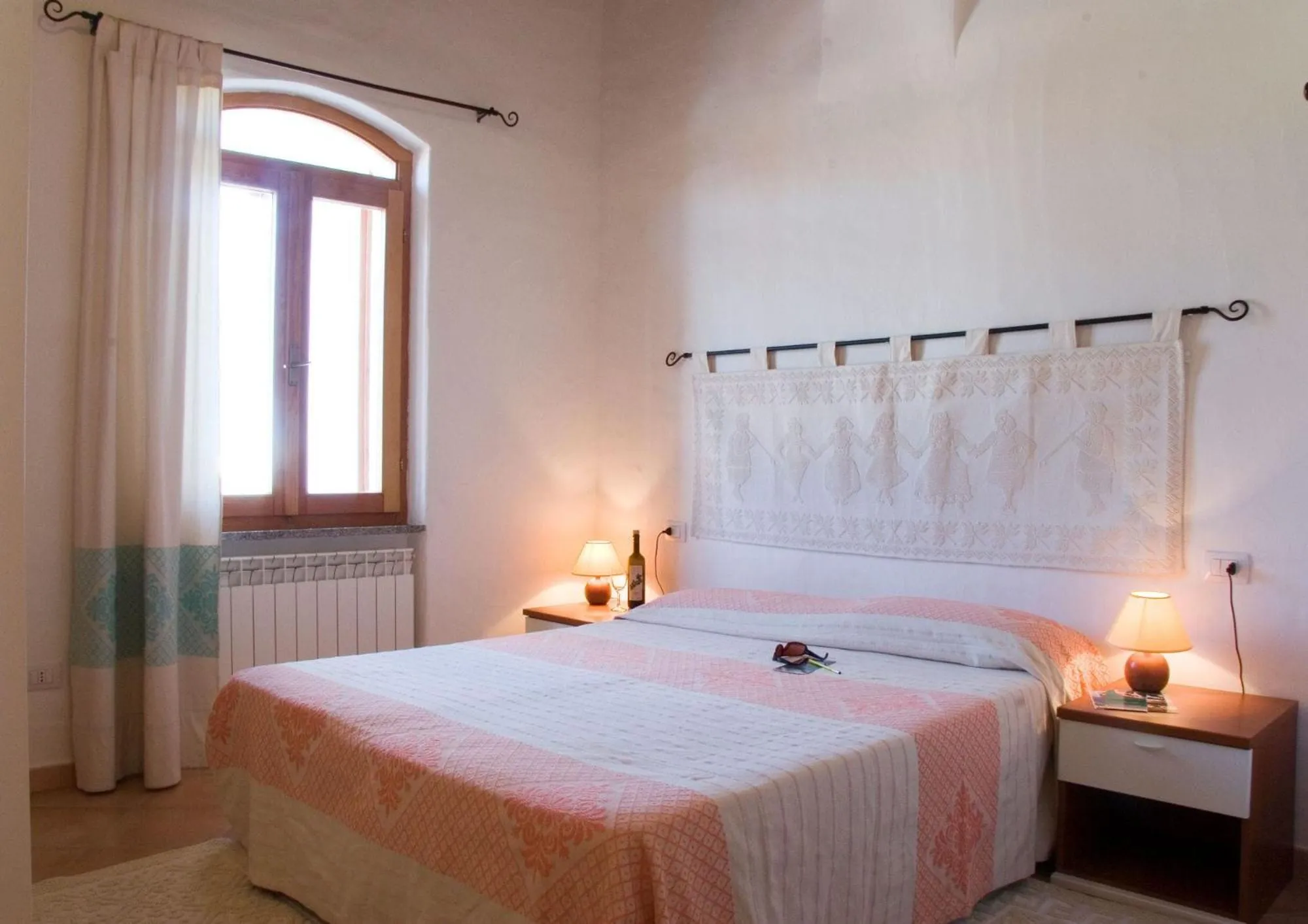 Bedroom, Bed in Sa Fiorida case vacanze