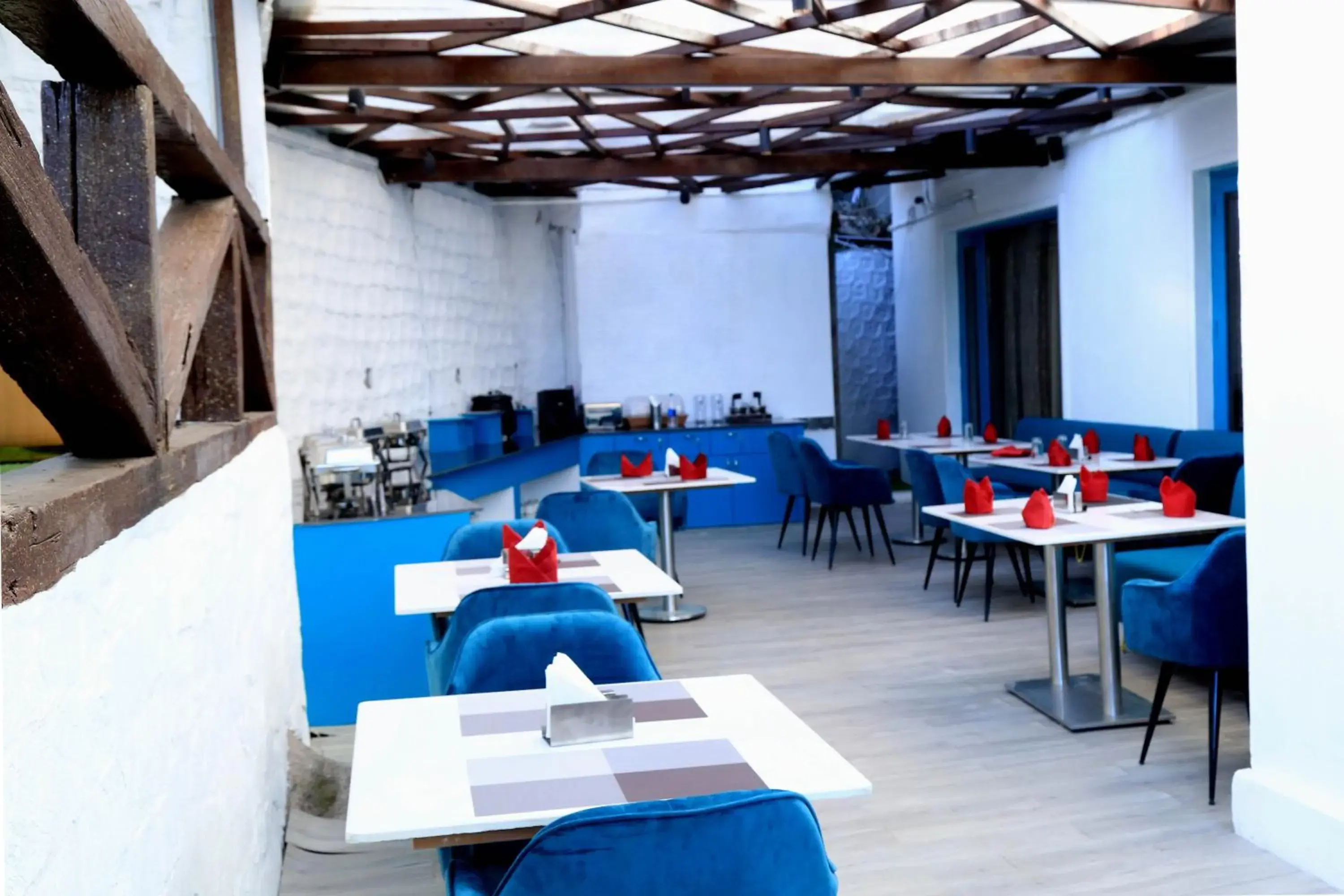 Restaurant/places to eat in Comfort Inn Silver Arch Hotel, Mussoorie Restaurant/places to eat in Comfort Inn Silver Arch Hotel, Mussoorie