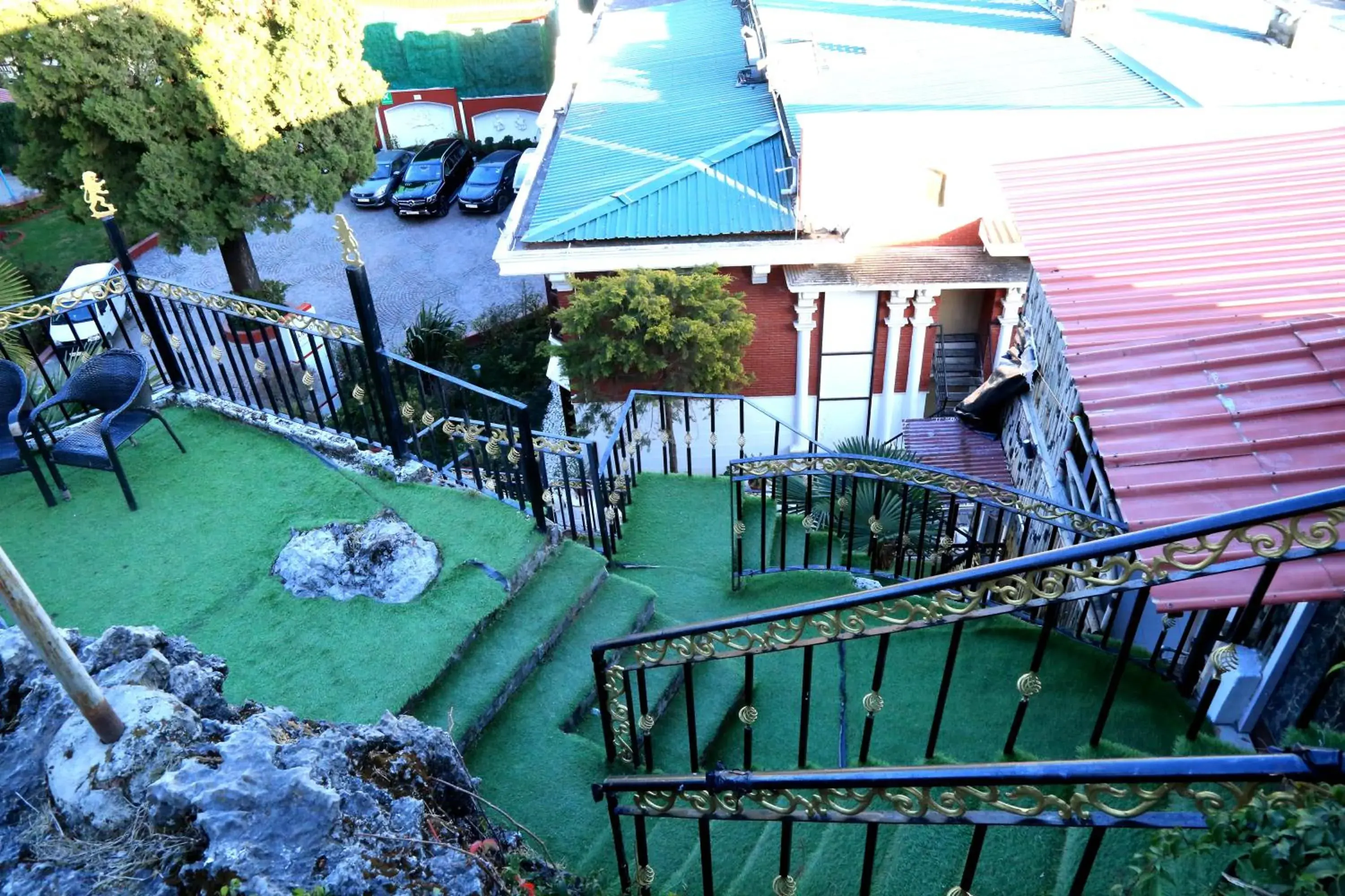 Property building in Comfort Inn Silver Arch Hotel, Mussoorie Property building in Comfort Inn Silver Arch Hotel, Mussoorie