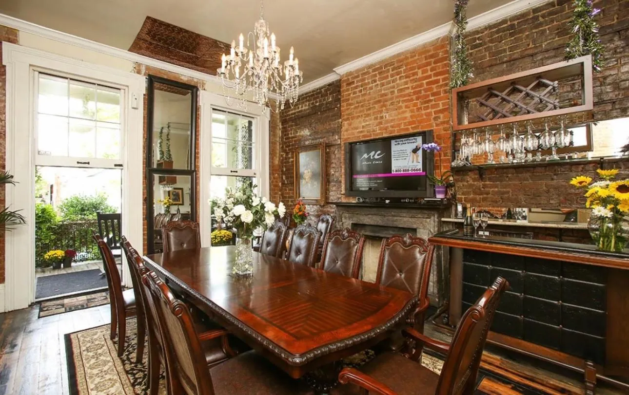 Fleur De Lis Mansion