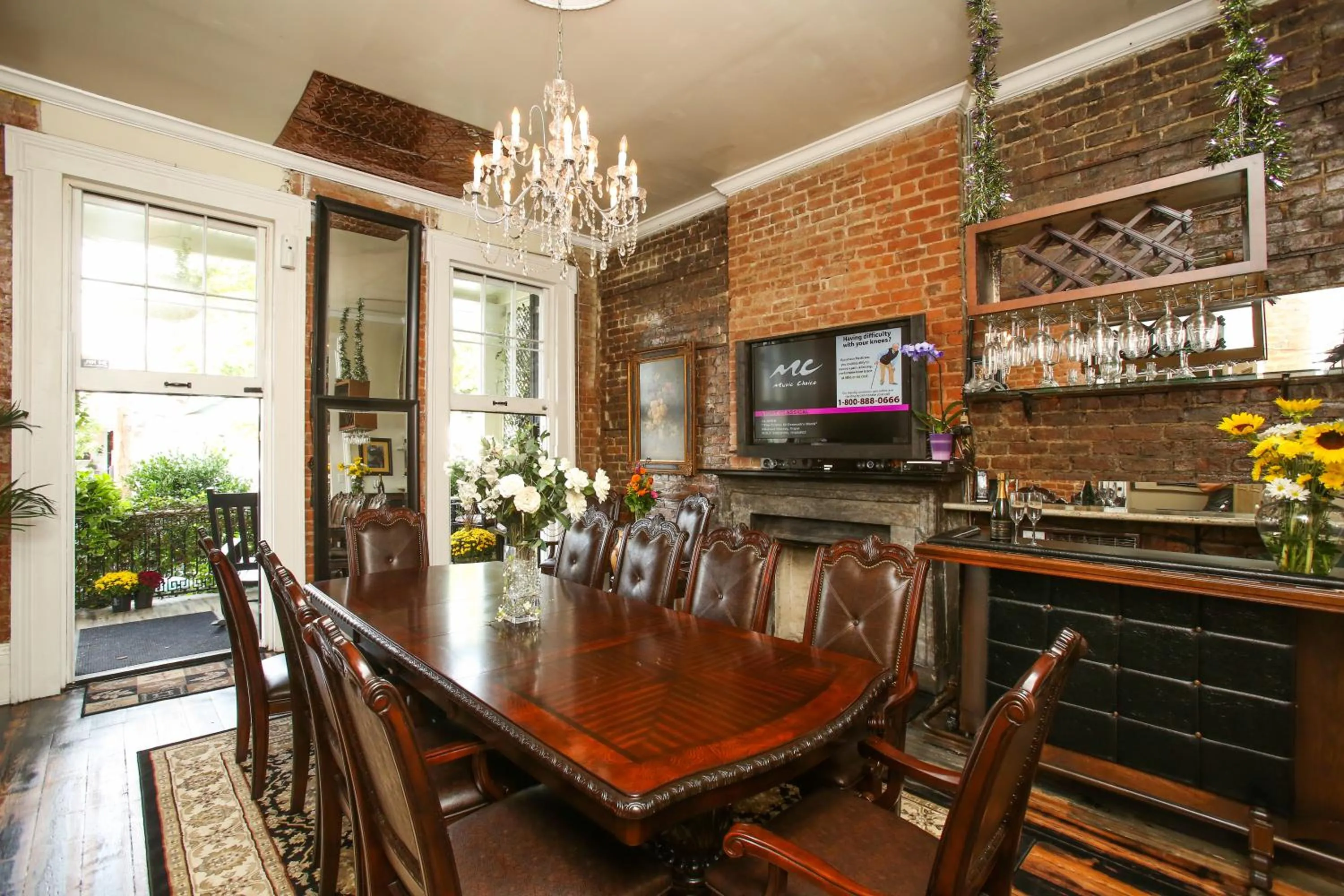 Toilet in Fleur De Lis Mansion