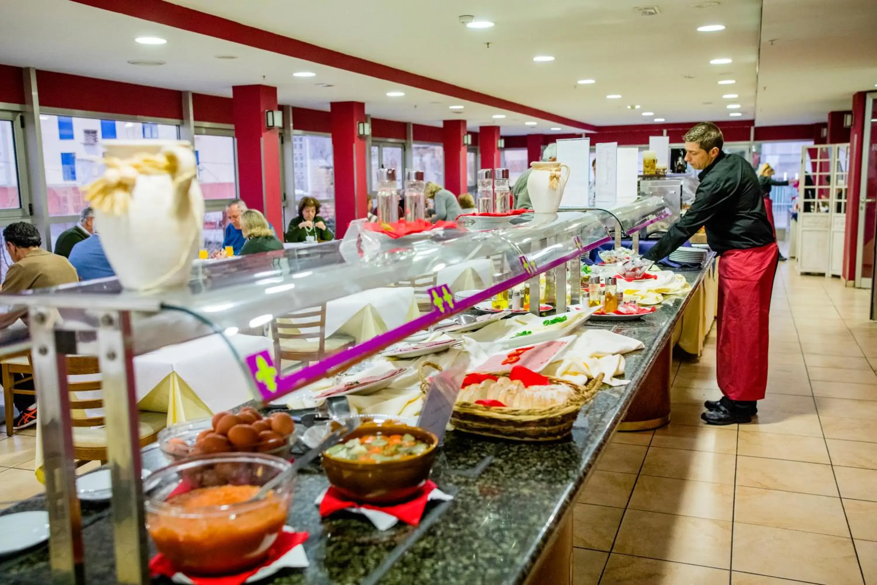 Restaurant/places to eat in Hotel Biarritz Restaurant/places to eat in Hotel Biarritz