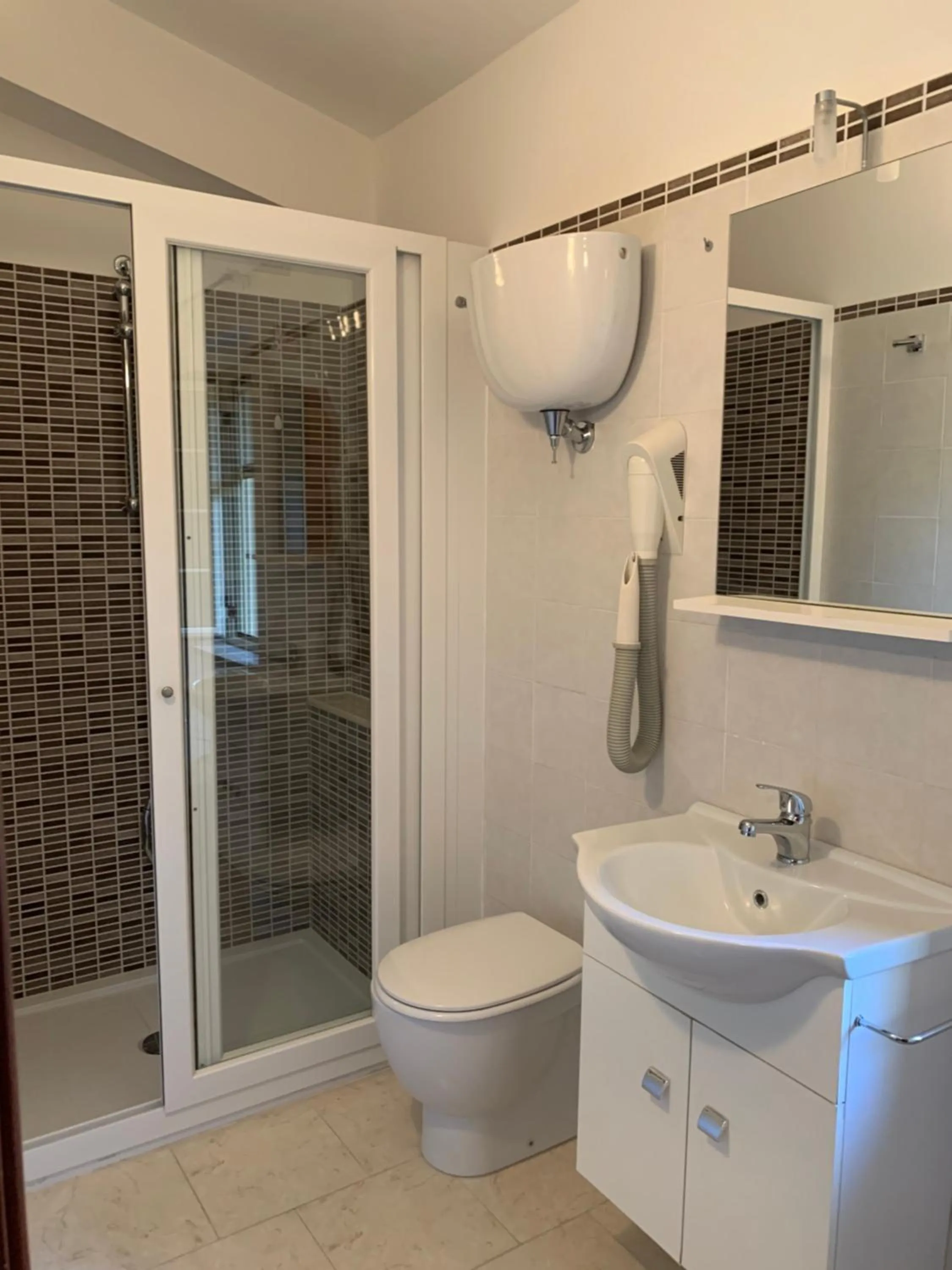 Shower in Borgo San Cosmo Tropea