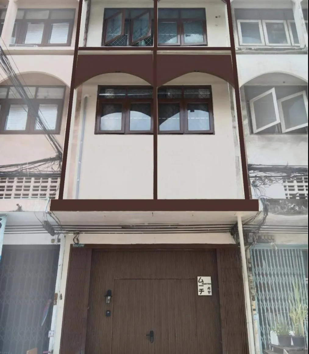 Property building in Moochi Relax L'Assommior