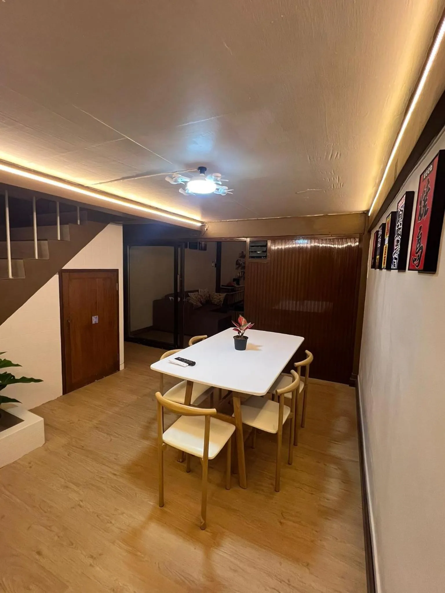 Seating area in Moochi Relax L'Assommior