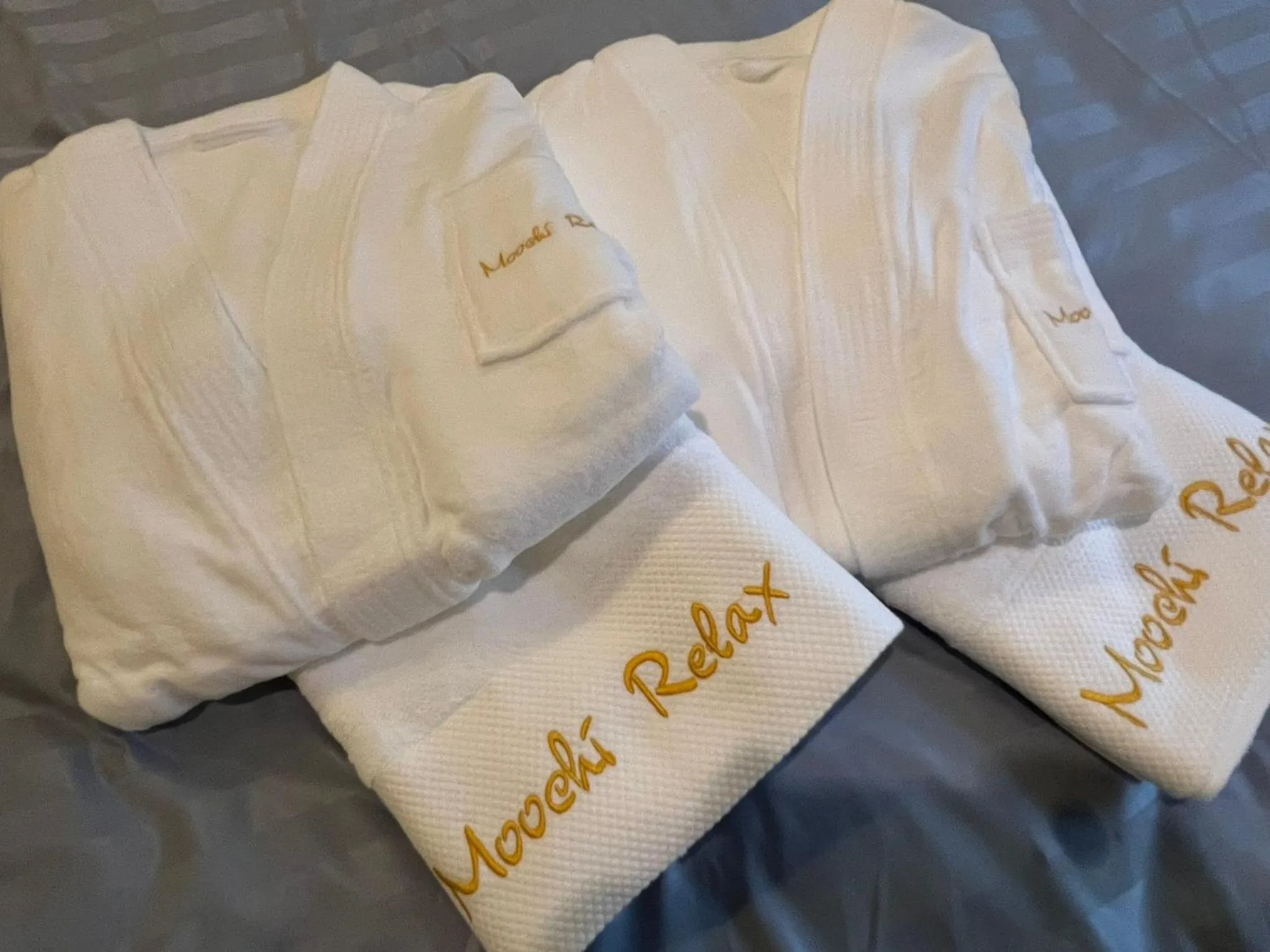 towels, Bed in Moochi Relax L'Assommior