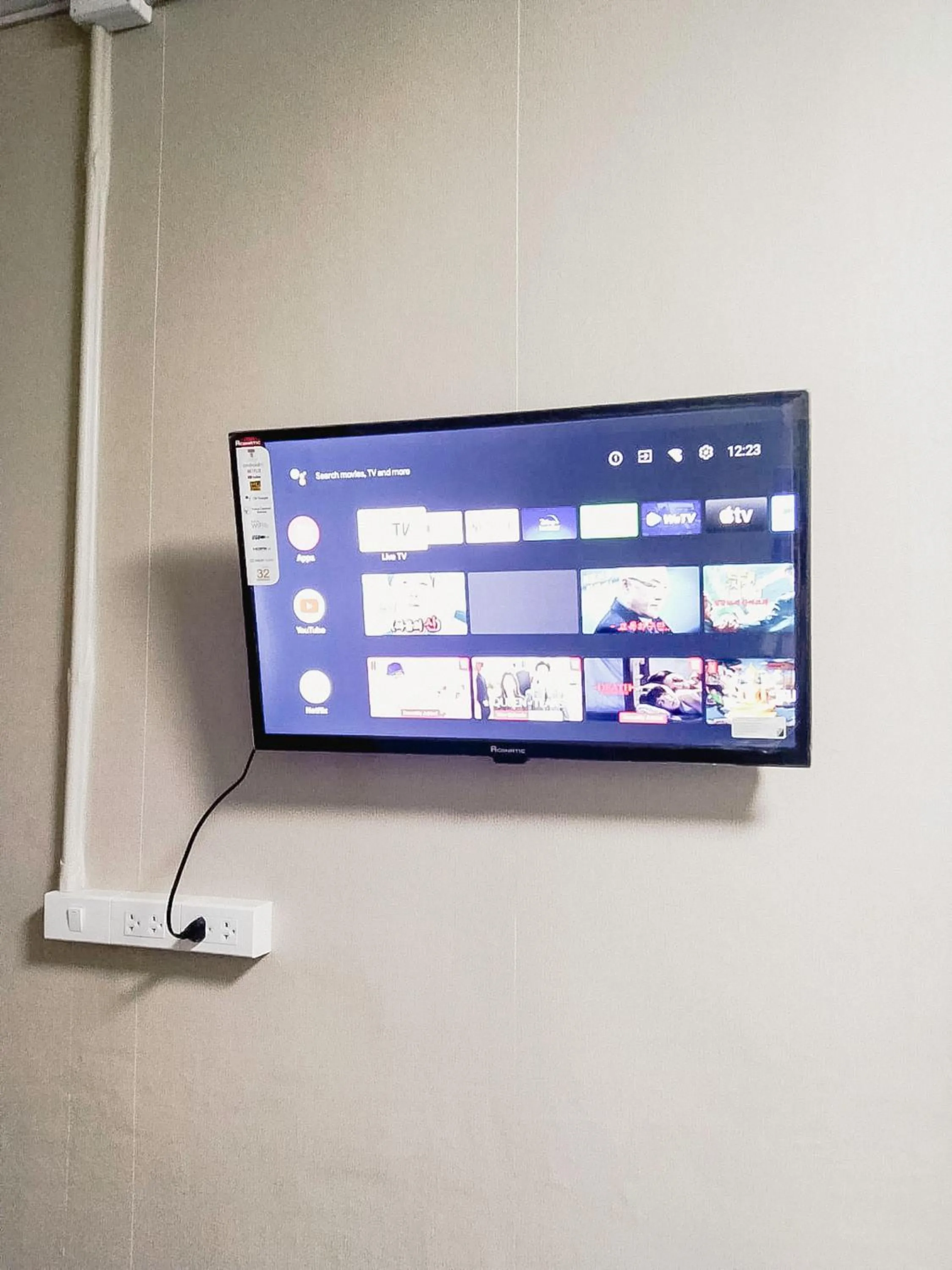 TV and multimedia in Moochi Relax L'Assommior