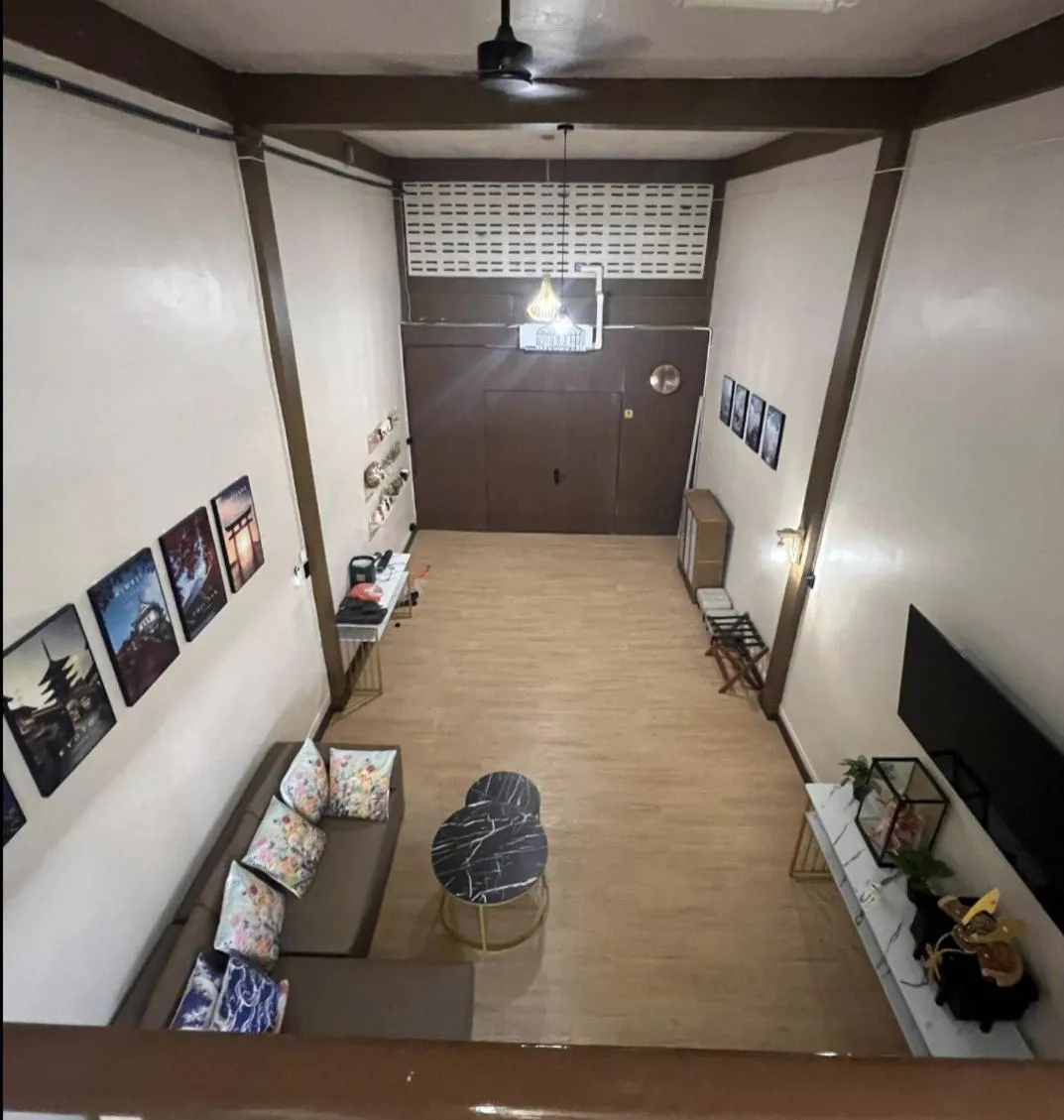 Seating area in Moochi Relax L'Assommior