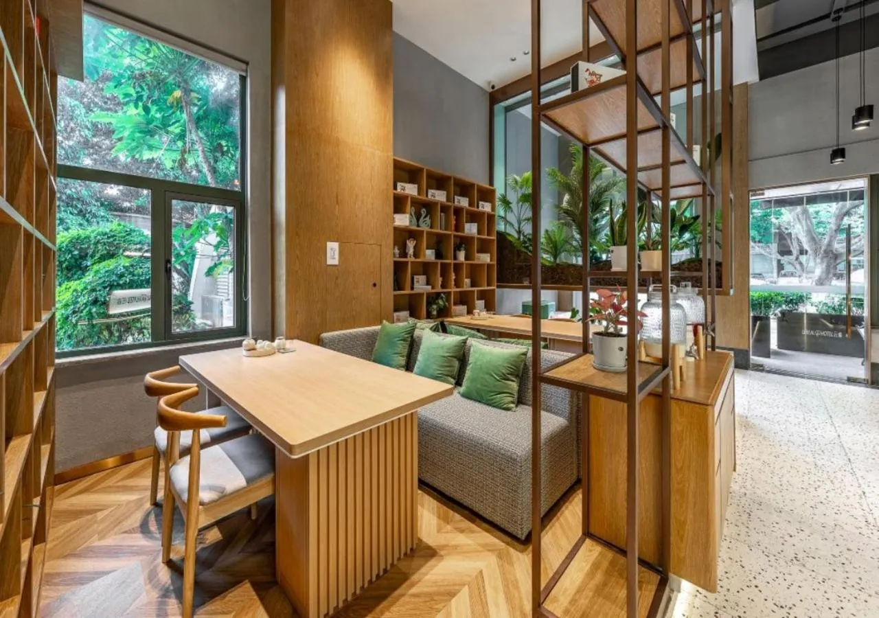 Xiamen Airport SM City Plaza Yunrui Hotel