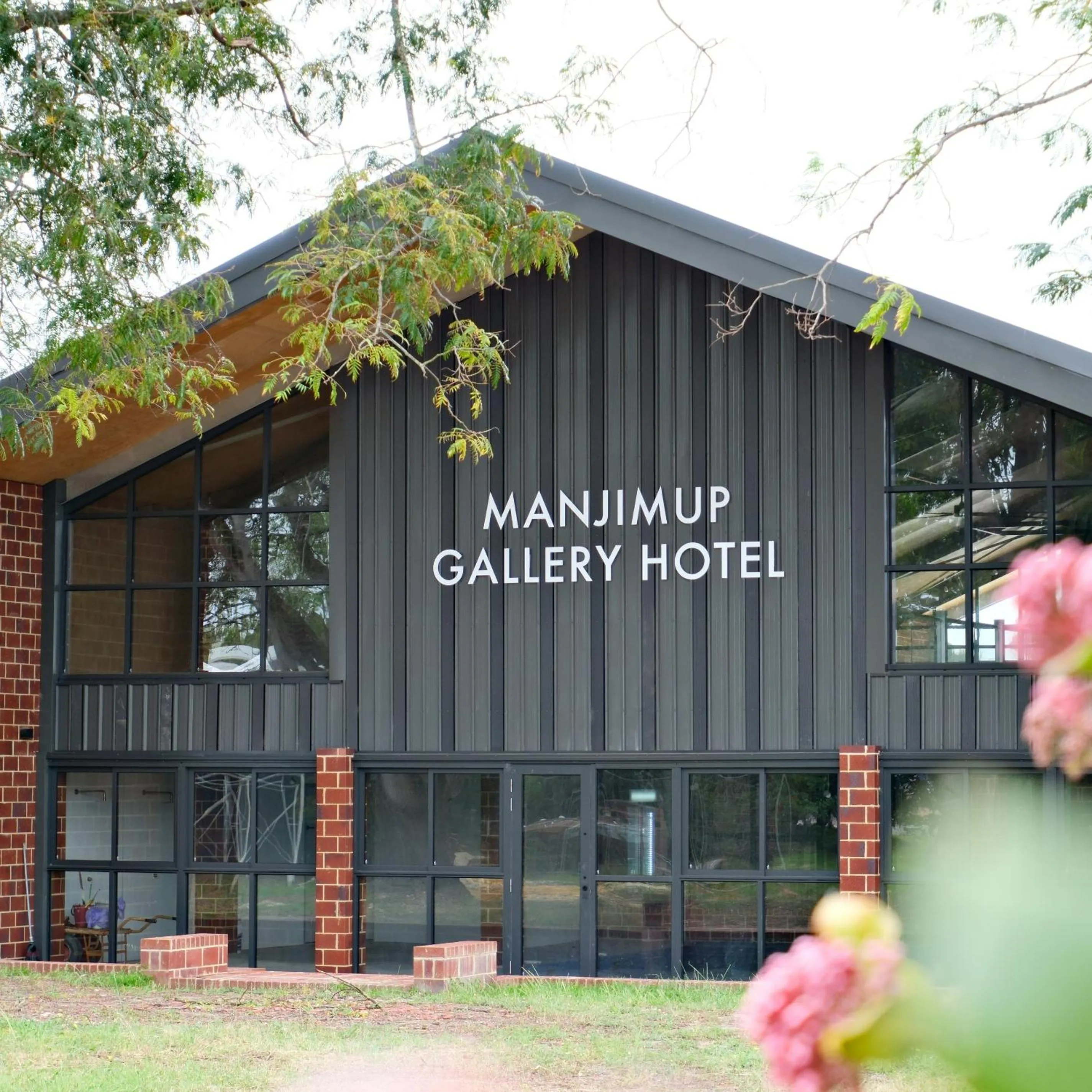 Property building in Gallery Hotel Manjimup