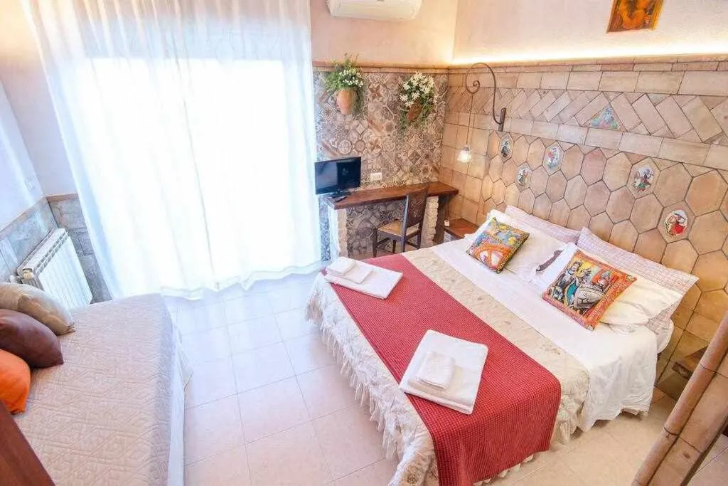 Casa della Giara, parcheggio, supermercato a 200m