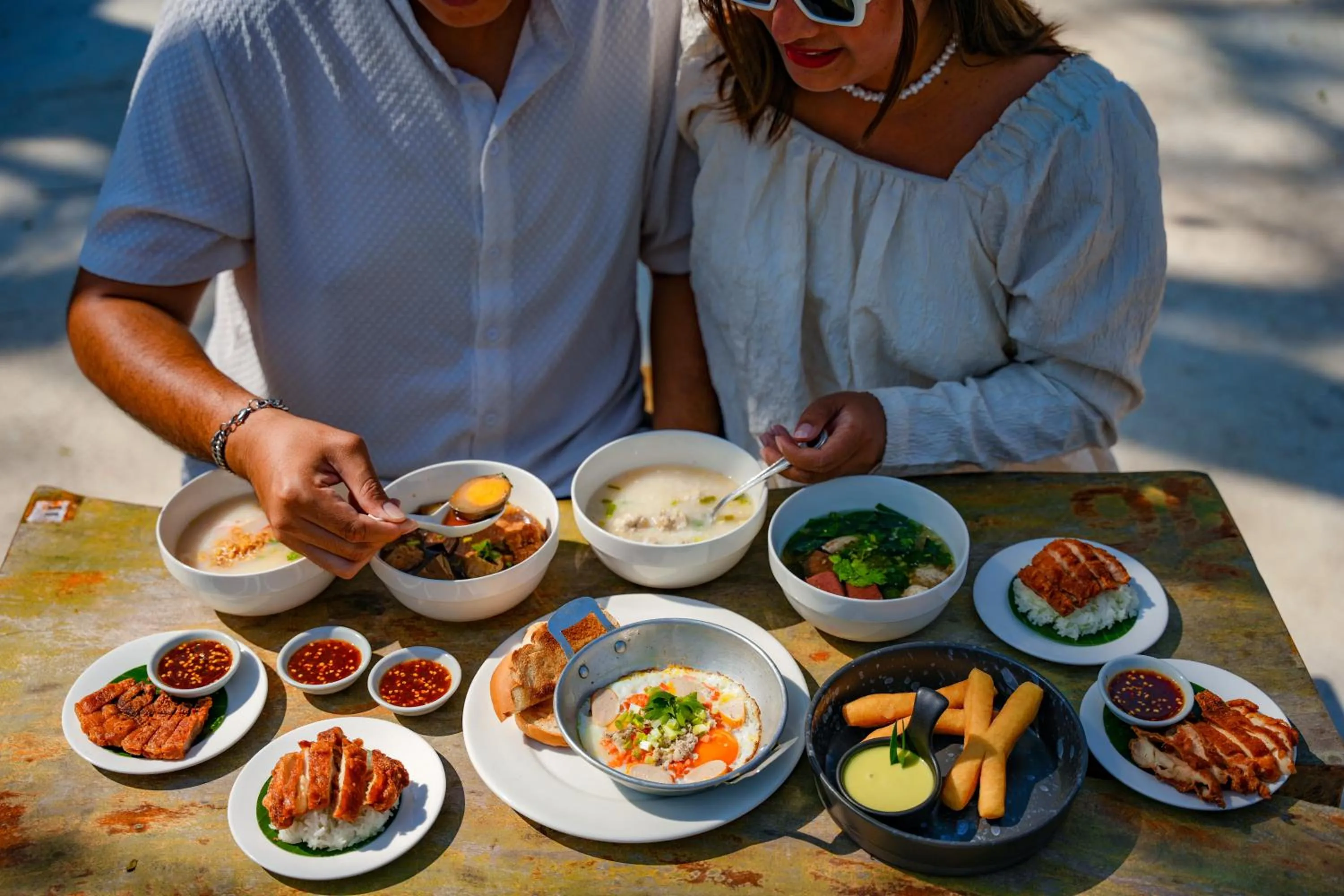 Restaurant/places to eat in Kenikar Raintree Residence Hotel