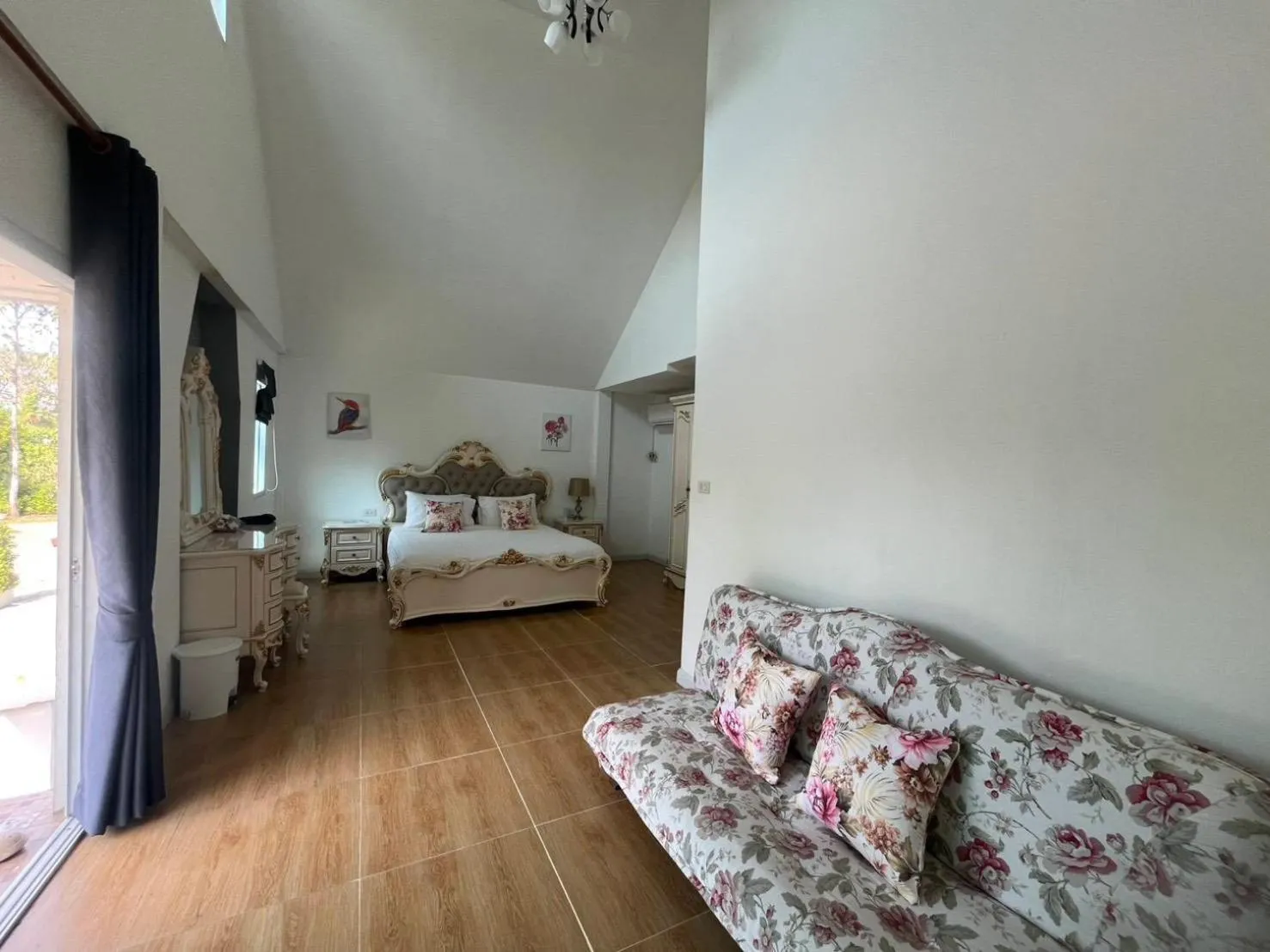 Bed in Kenikar Raintree Resort Chumphon