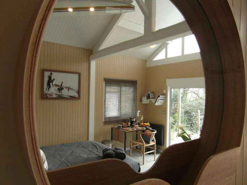 Decorative detail, Bed in MAROSENIA TTIKI - Cabanes et Spa
