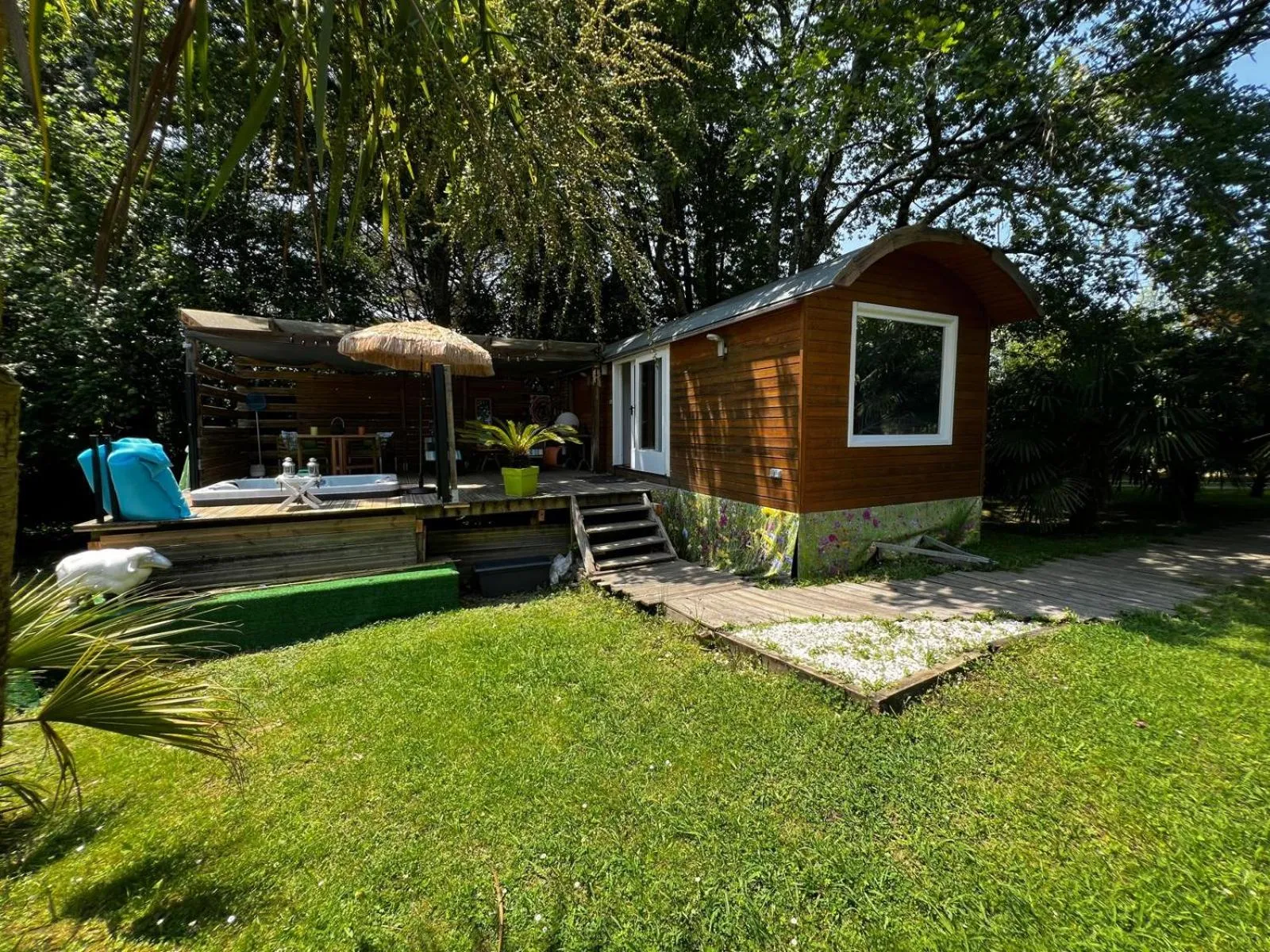 Patio in MAROSENIA TTIKI - Cabanes et Spa