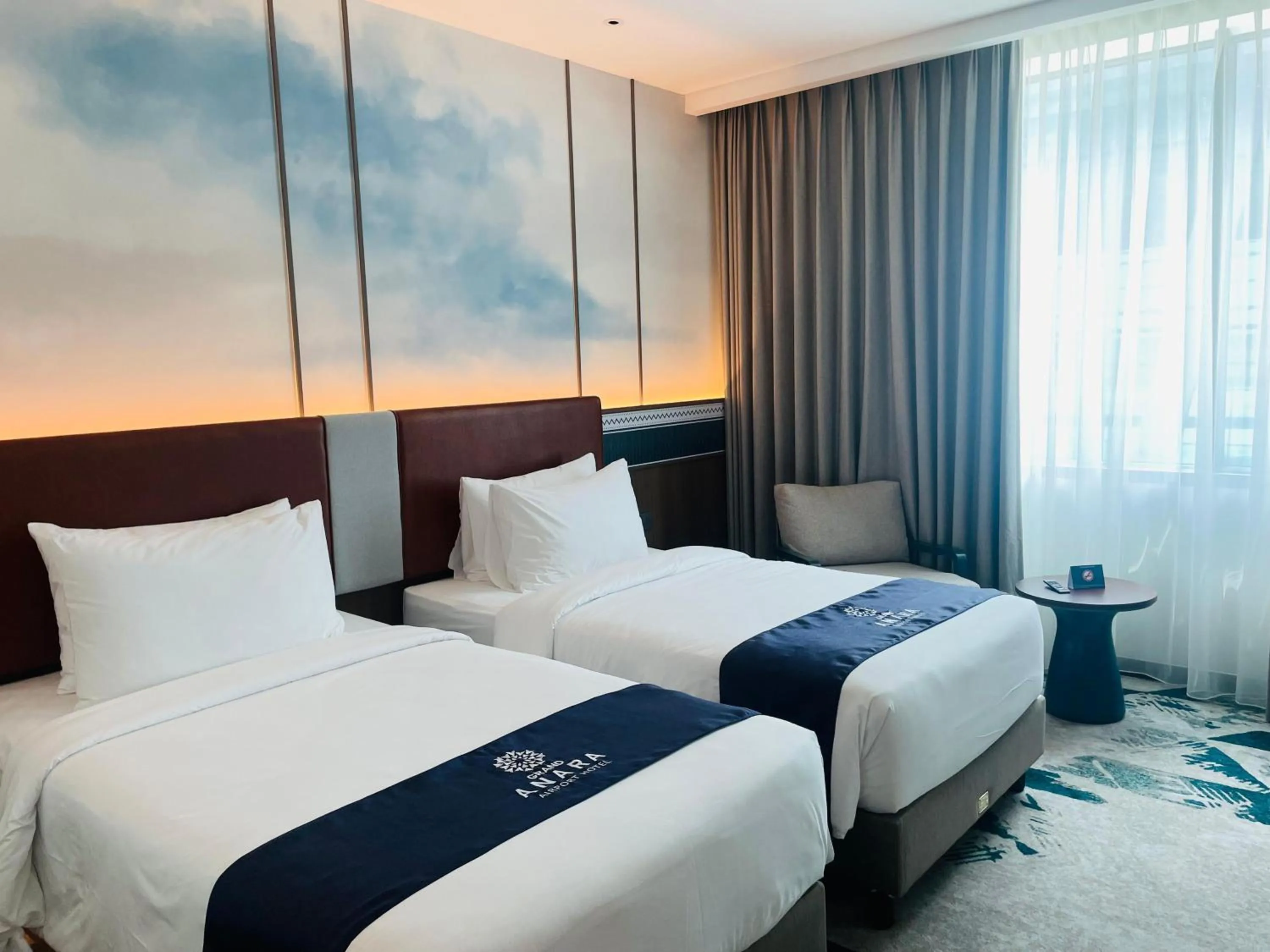 Bedroom, Bed in Grand Anara Airport Hotel