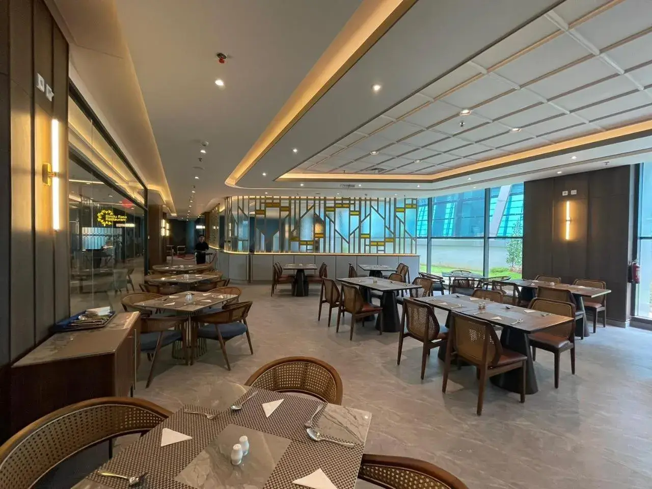 Restaurant/places to eat in Grand Anara Airport Hotel Restaurant/places to eat in Grand Anara Airport Hotel