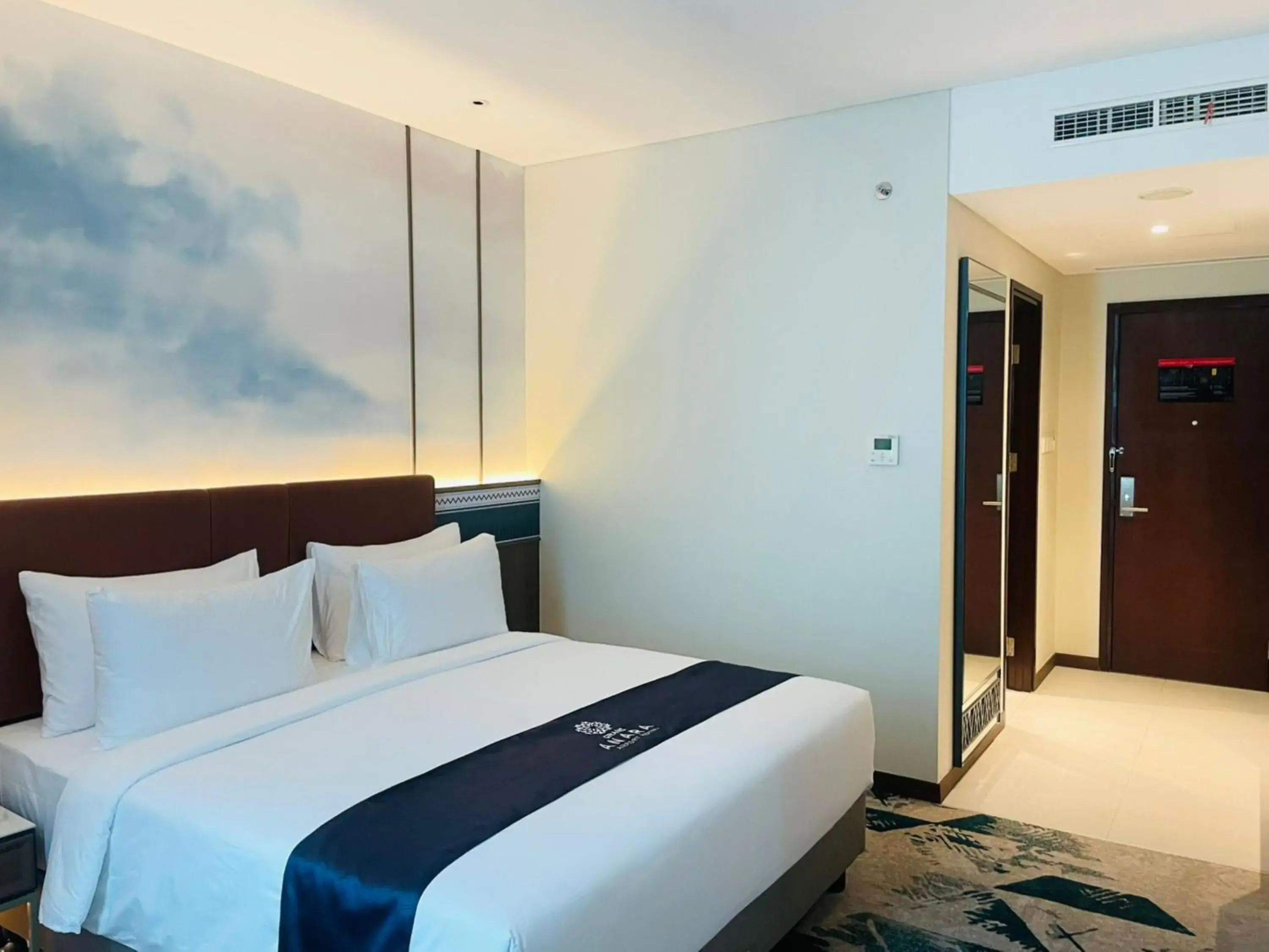 Bedroom, Bed in Grand Anara Airport Hotel Bedroom, Bed in Grand Anara Airport Hotel
