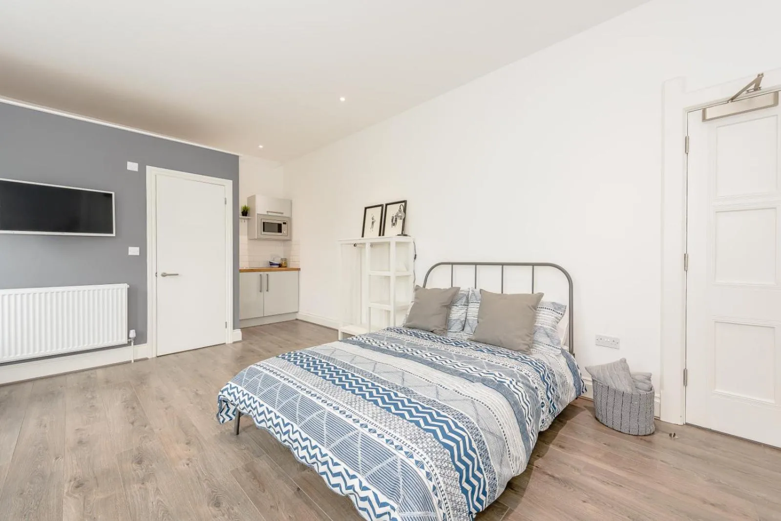 Bedroom, Bed in No 27 Liverpool