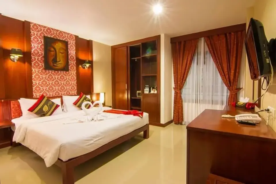 Bed in Patong Hemingways Hotel Bed in Patong Hemingways Hotel