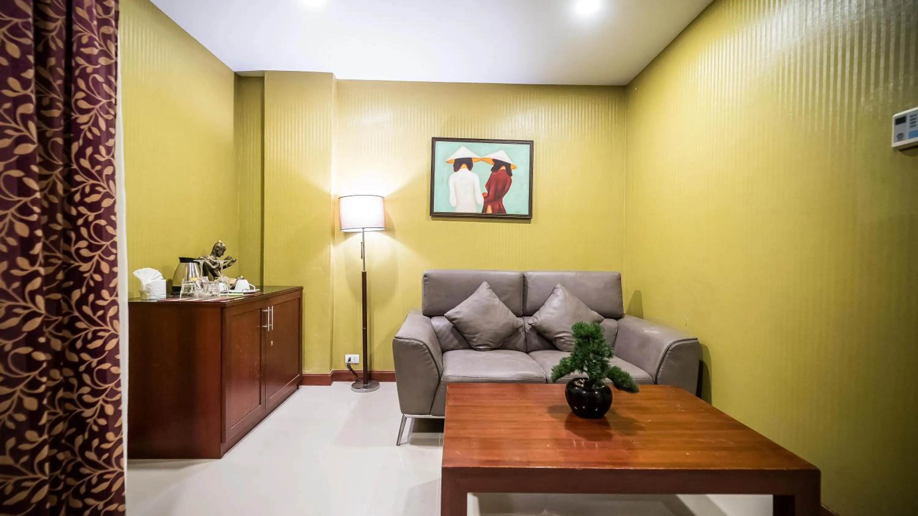 Patong Hemingways Hotel