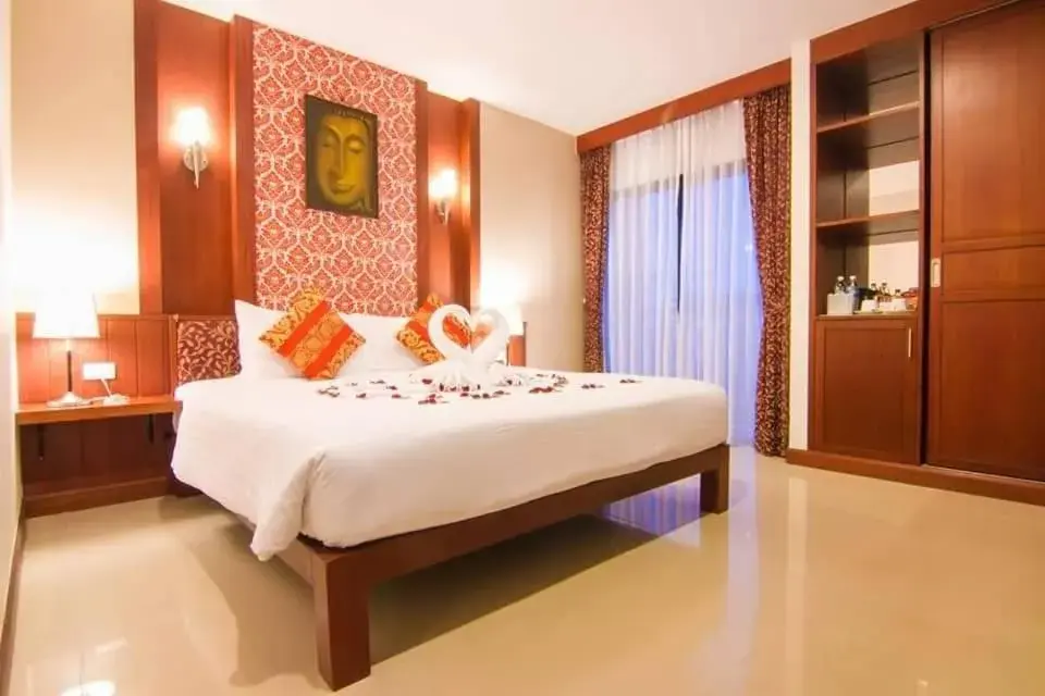 Bed in Patong Hemingways Hotel Bed in Patong Hemingways Hotel