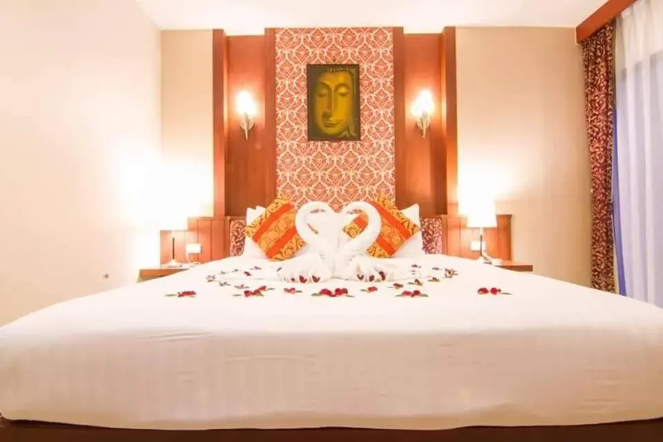 Bed in Patong Hemingways Hotel Bed in Patong Hemingways Hotel